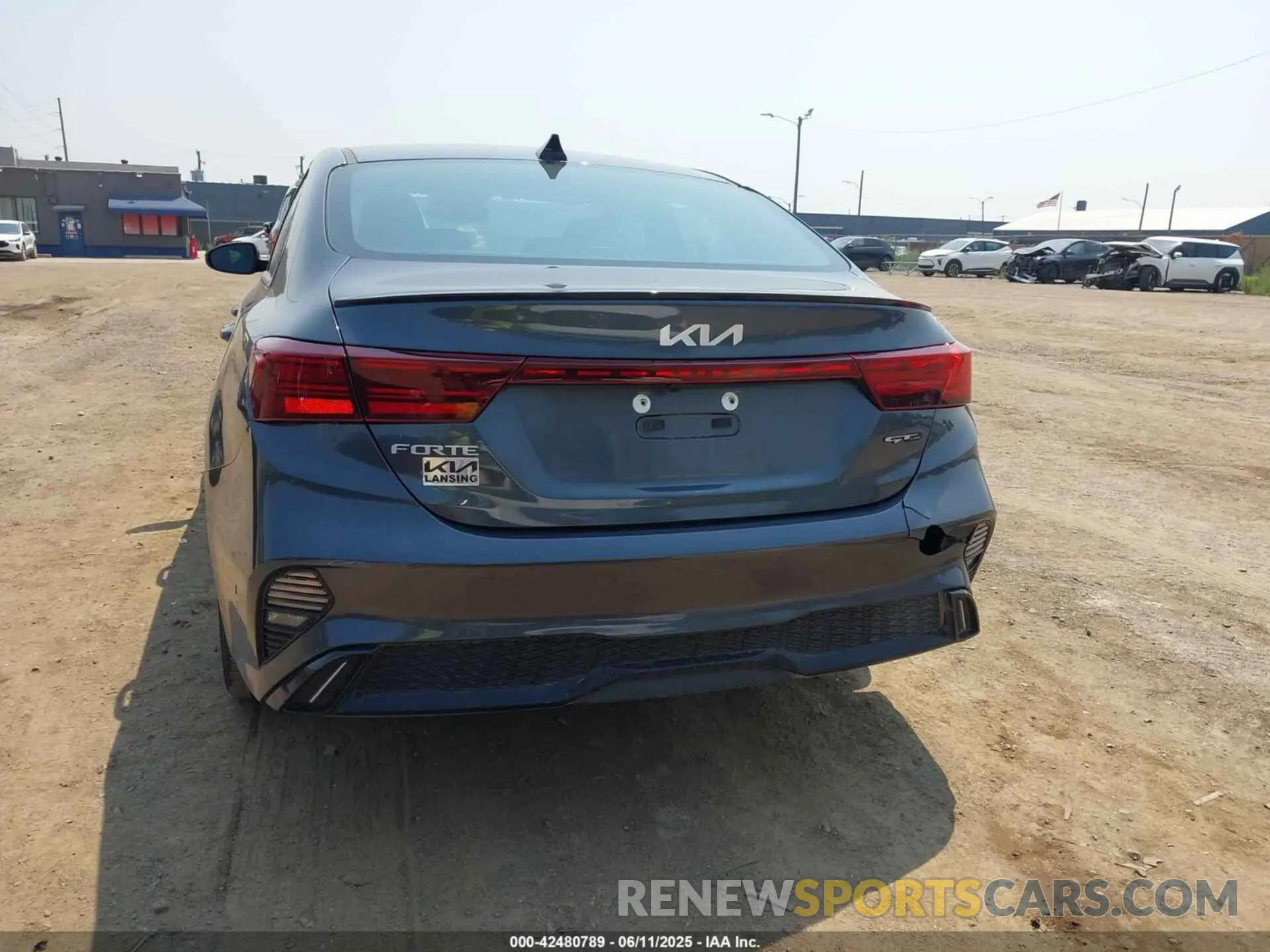 17 Photograph of a damaged car 3KPF54AD1RE835596 KIA FORTE 2024