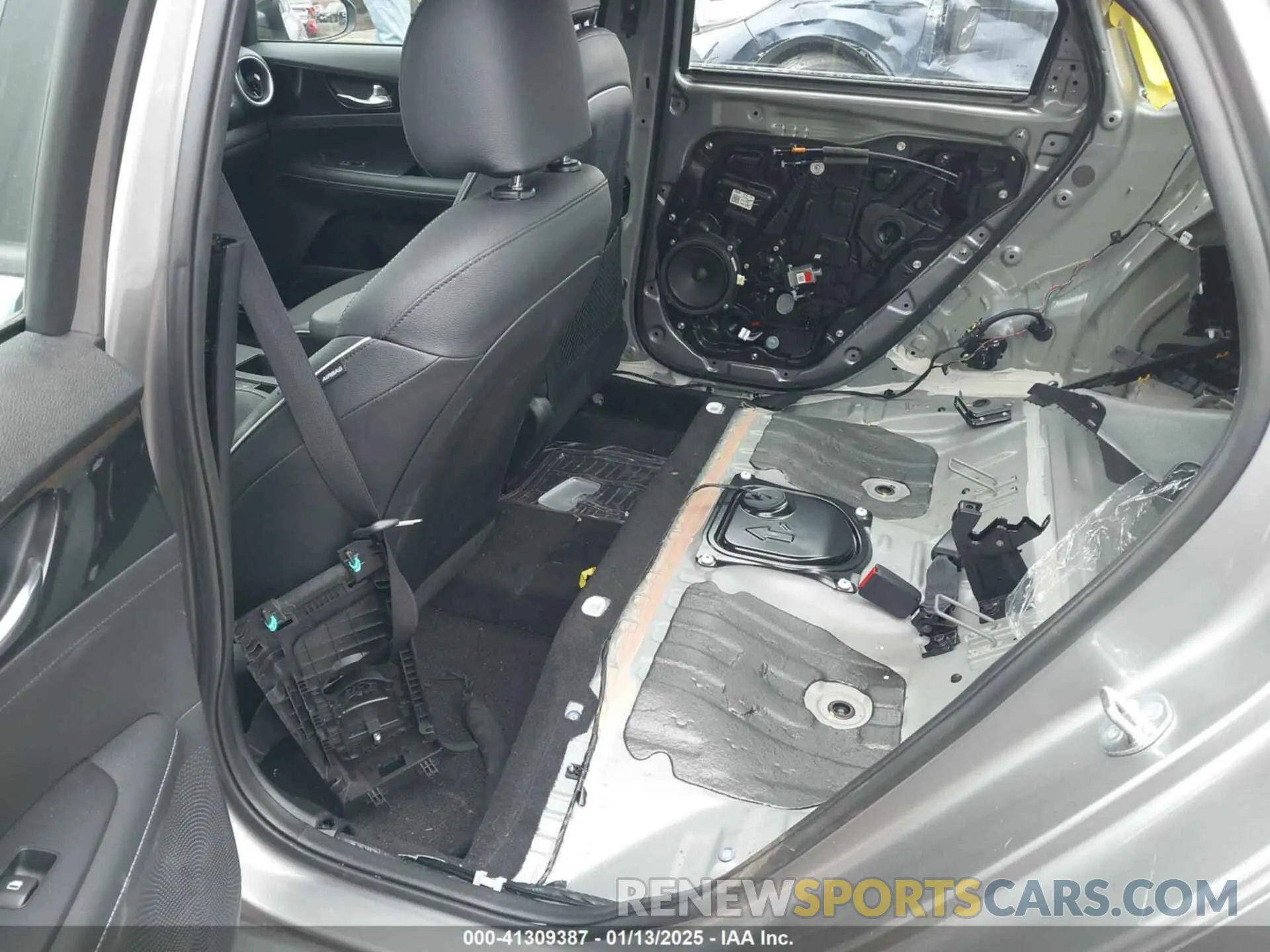 8 Фотография поврежденного автомобиля 3KPF54AD2RE746605 KIA FORTE 2024