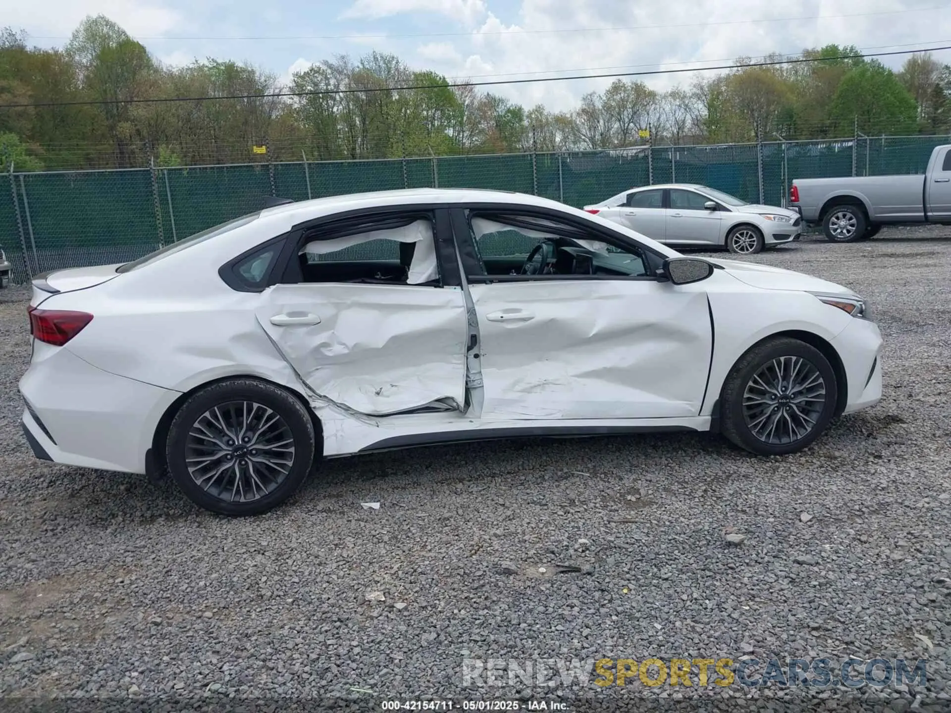 13 Photograph of a damaged car 3KPF54AD3RE701186 KIA FORTE 2024
