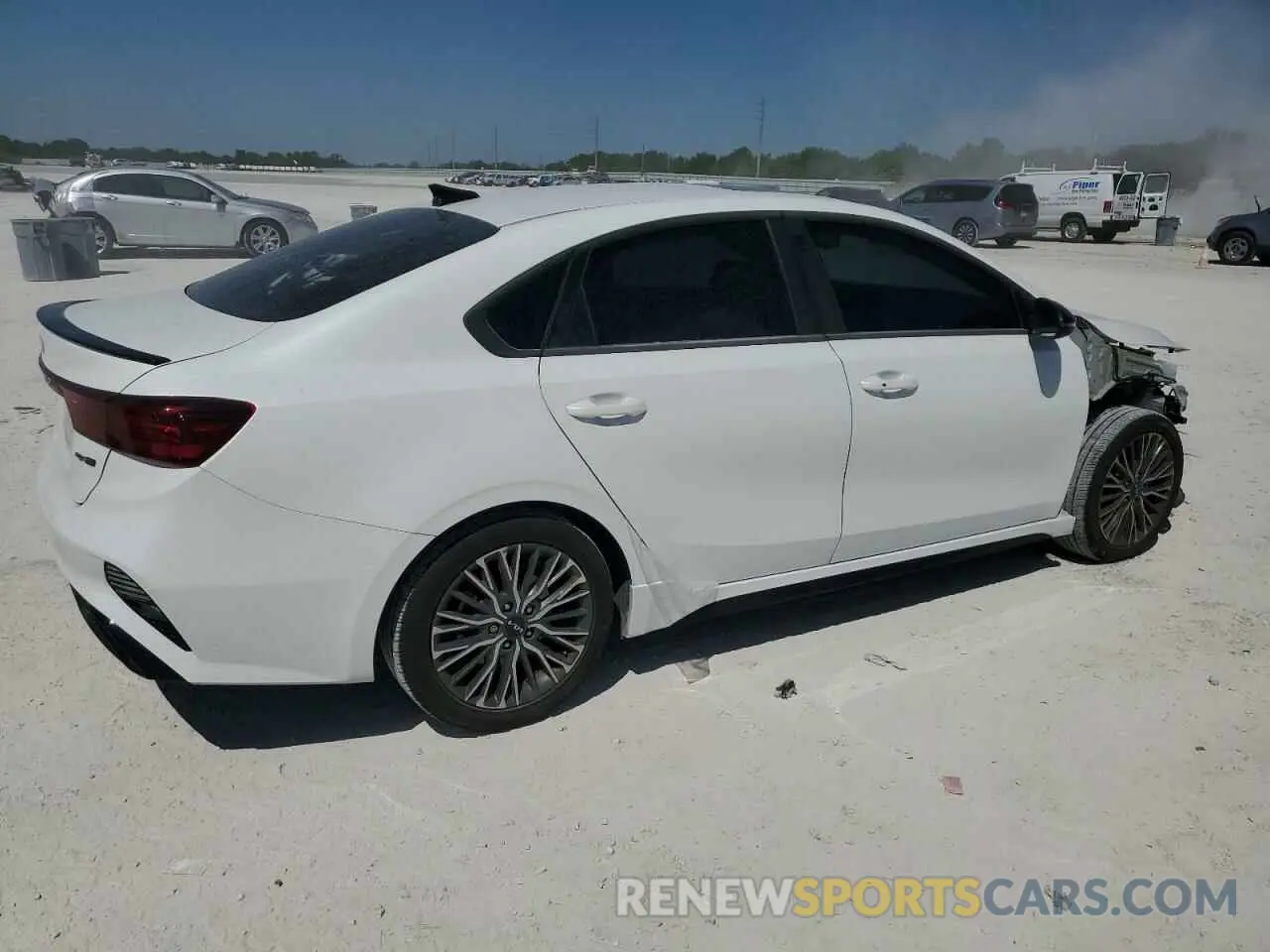 3 Фотография поврежденного автомобиля 3KPF54AD5RE692877 KIA FORTE 2024