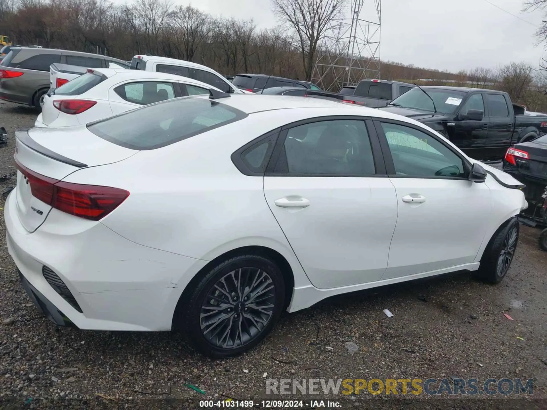 13 Фотография поврежденного автомобиля 3KPF54AD5RE701576 KIA FORTE 2024