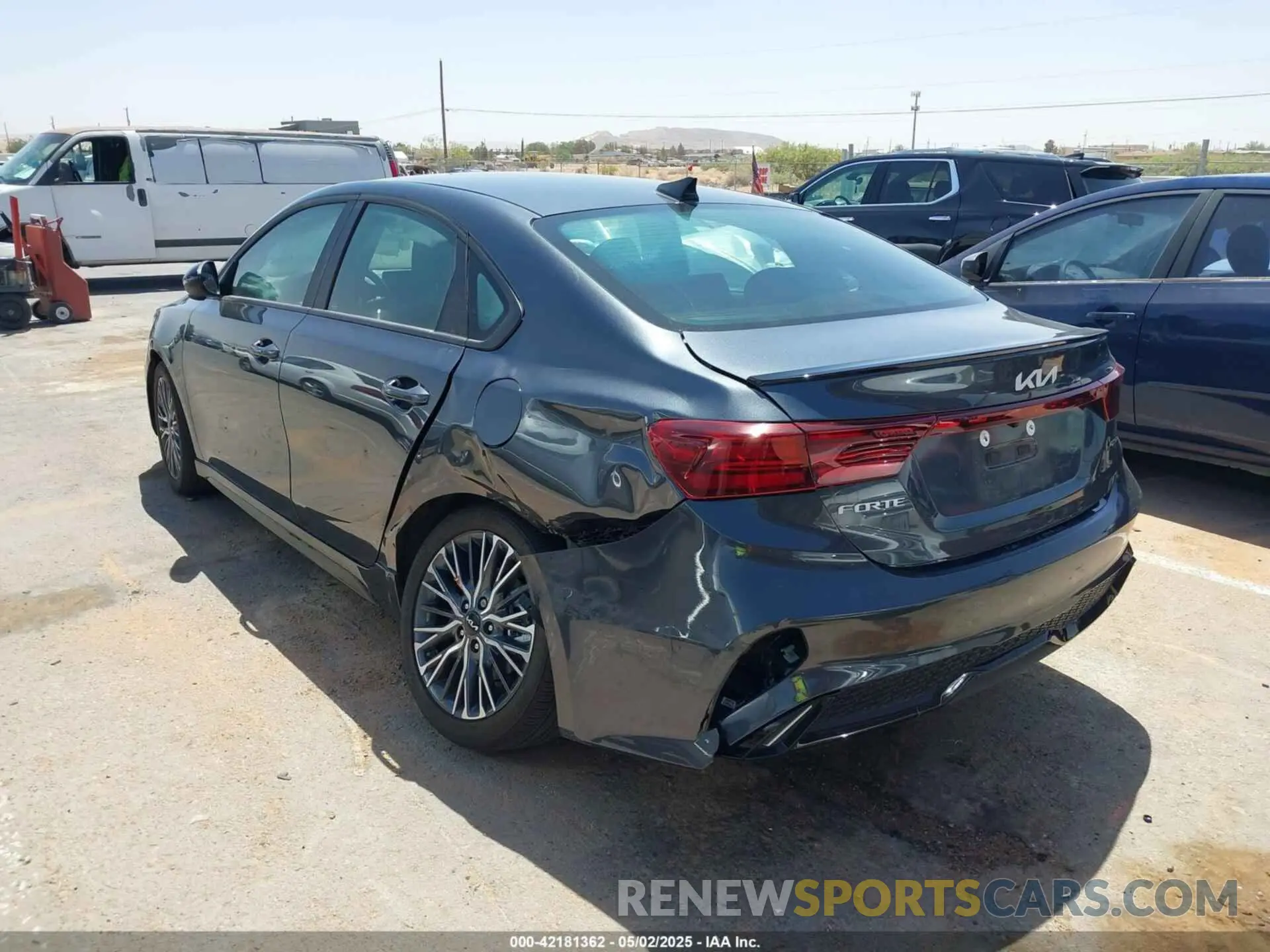 14 Photograph of a damaged car 3KPF54AD5RE729166 KIA FORTE 2024