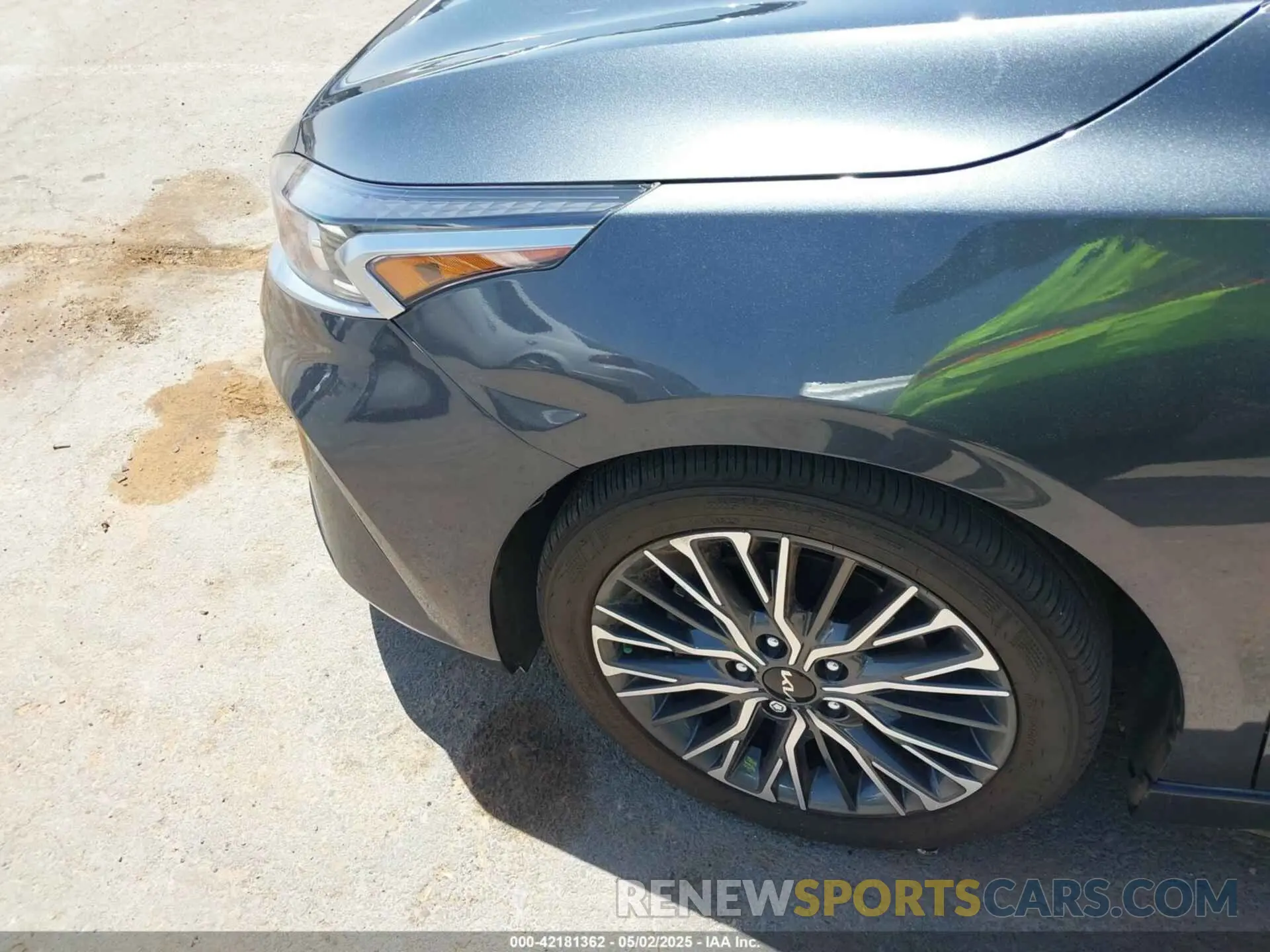 17 Photograph of a damaged car 3KPF54AD5RE729166 KIA FORTE 2024