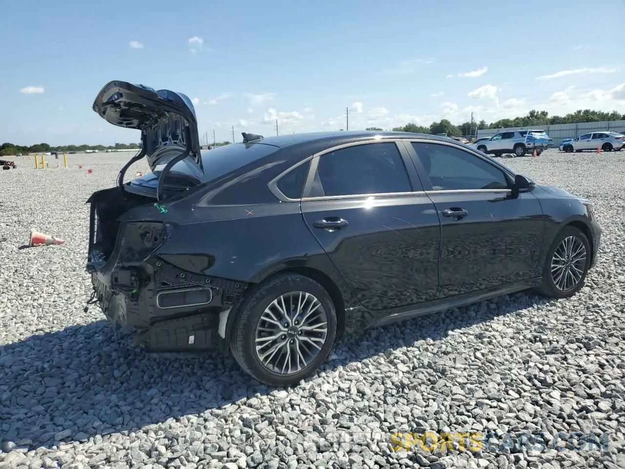 3 Фотография поврежденного автомобиля 3KPF54AD5RE748591 KIA FORTE 2024