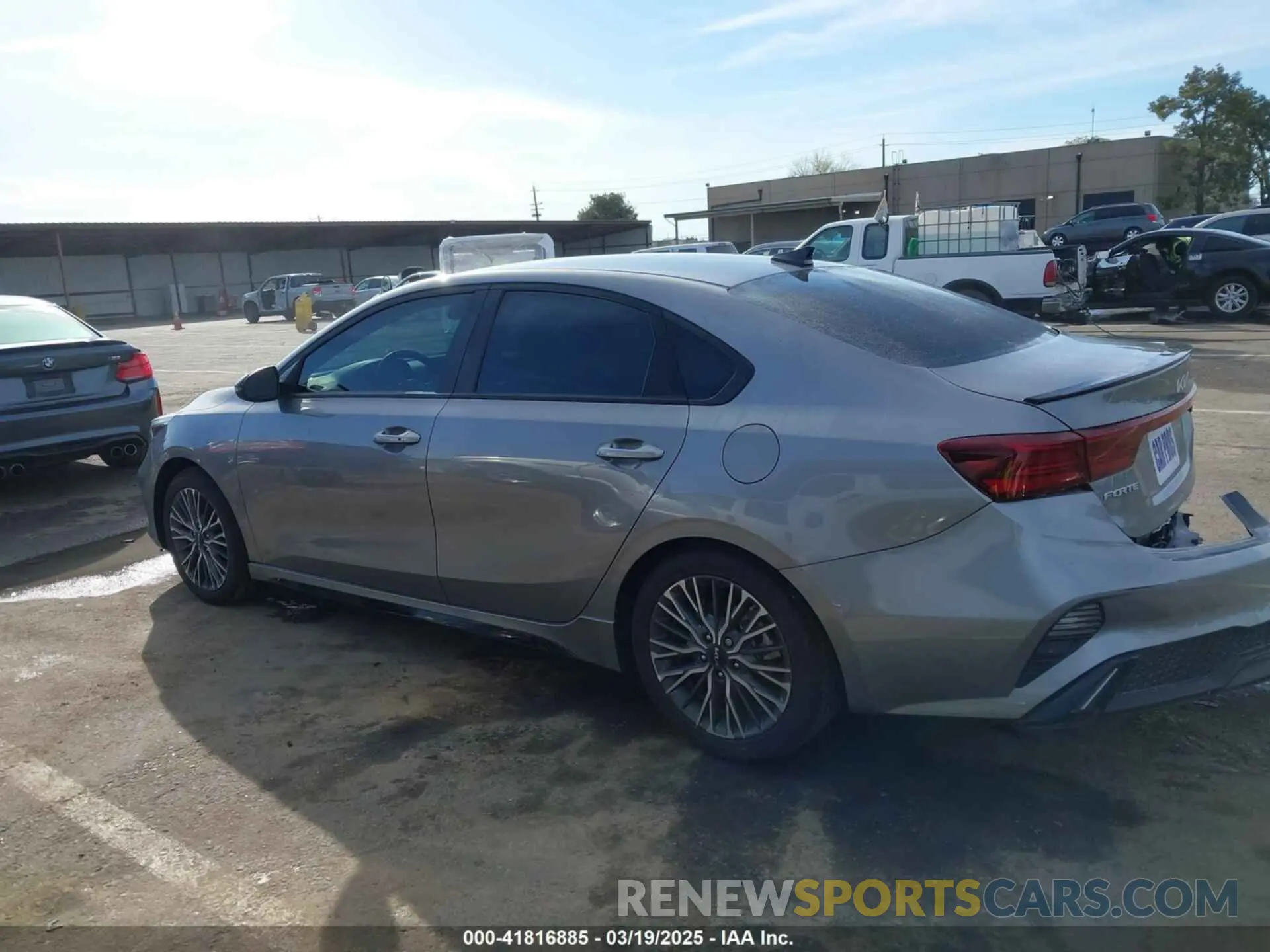 14 Photograph of a damaged car 3KPF54AD6RE774262 KIA FORTE 2024
