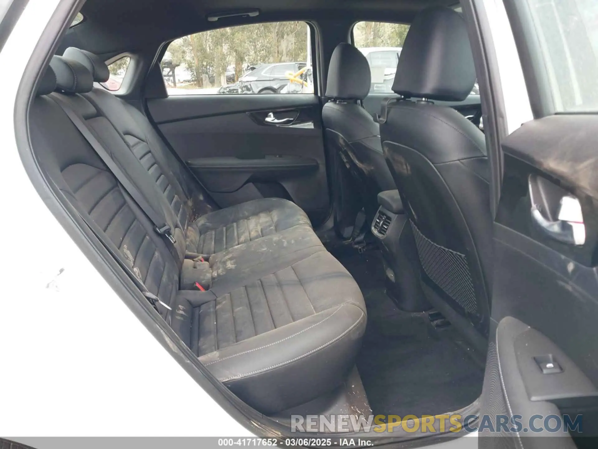 8 Фотография поврежденного автомобиля 3KPF54AD6RE839935 KIA FORTE 2024