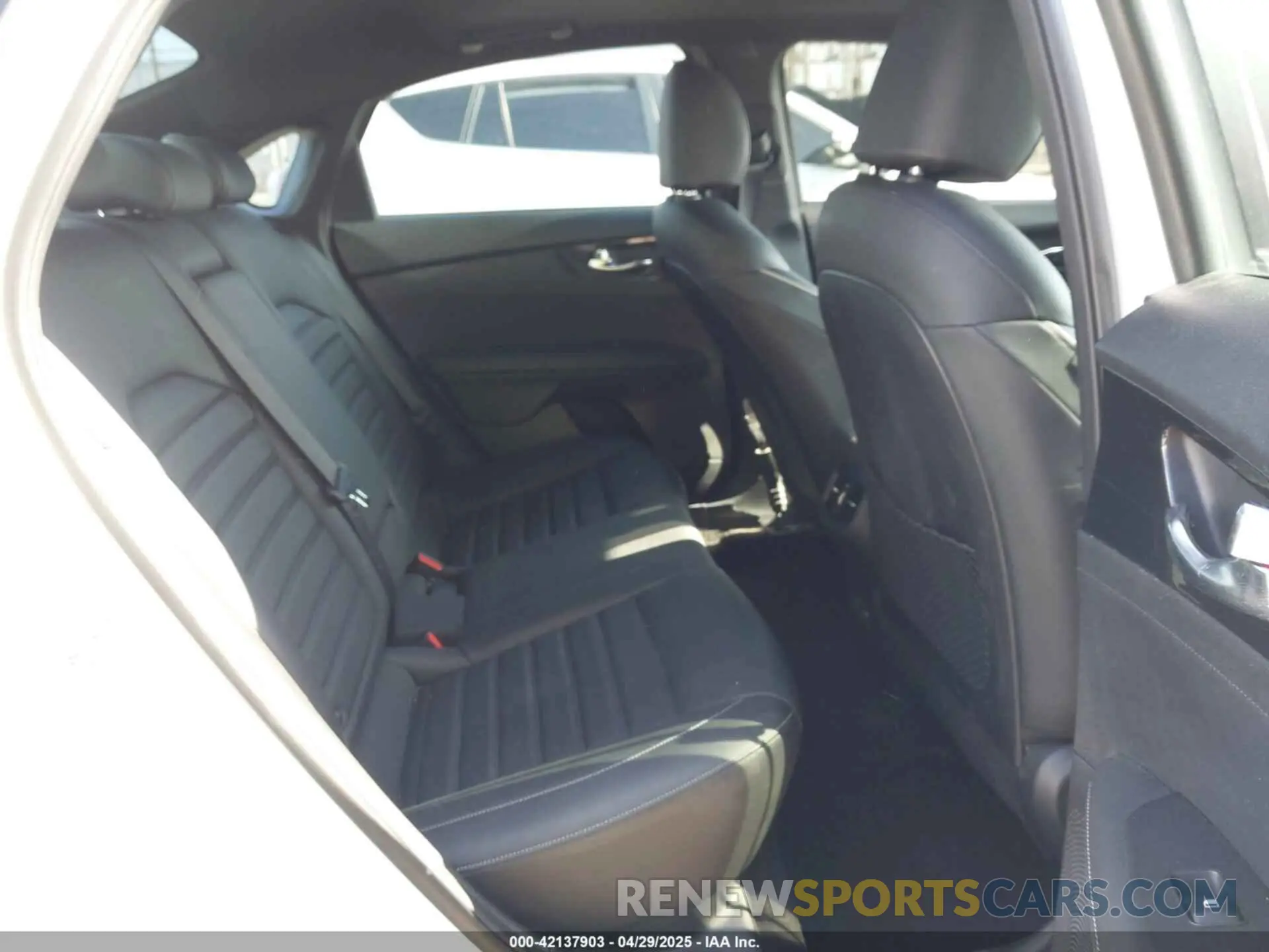 8 Фотография поврежденного автомобиля 3KPF54AD7RE785786 KIA FORTE 2024