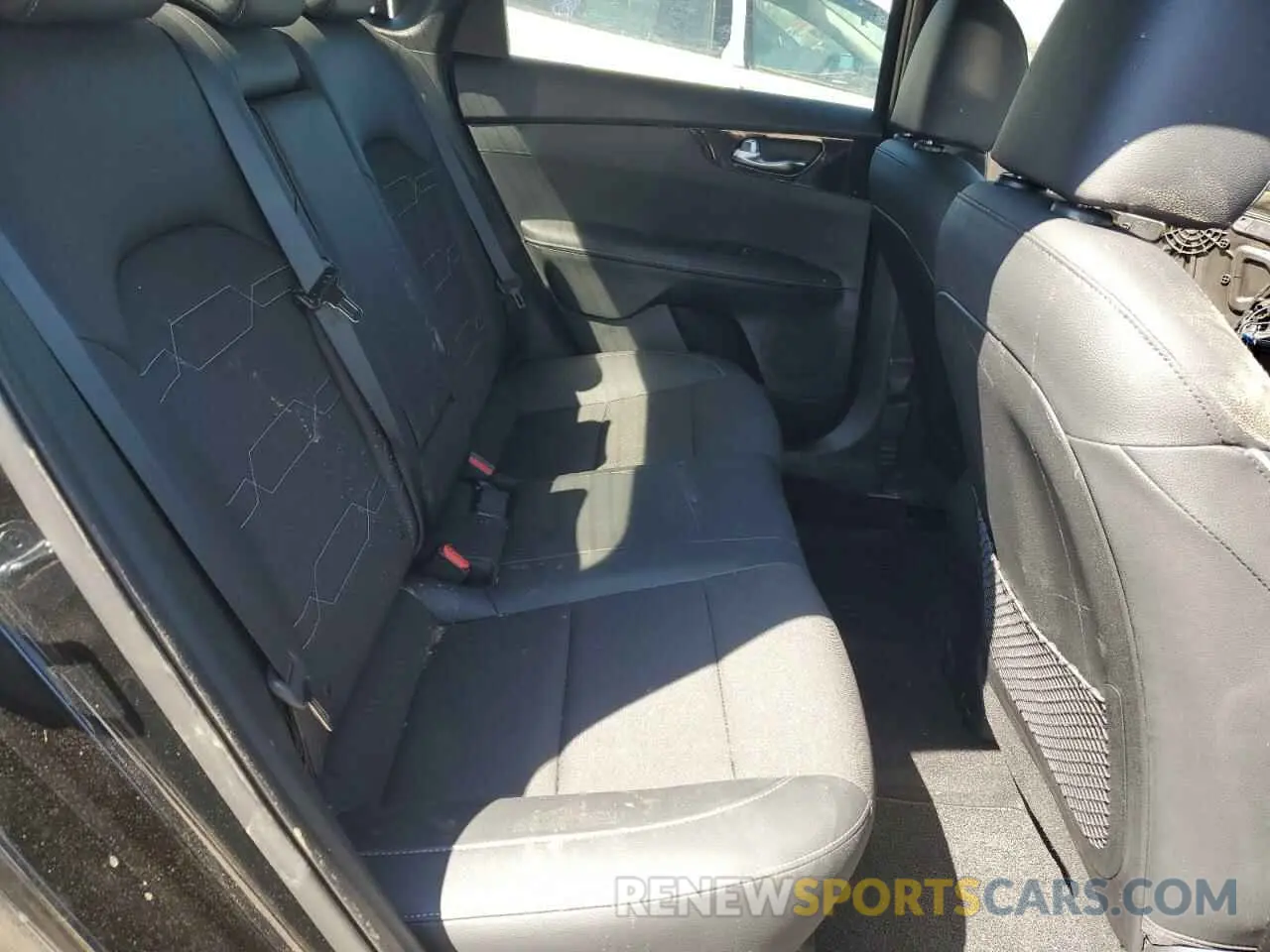 10 Фотография поврежденного автомобиля 3KPF54AD7RE803204 KIA FORTE 2024