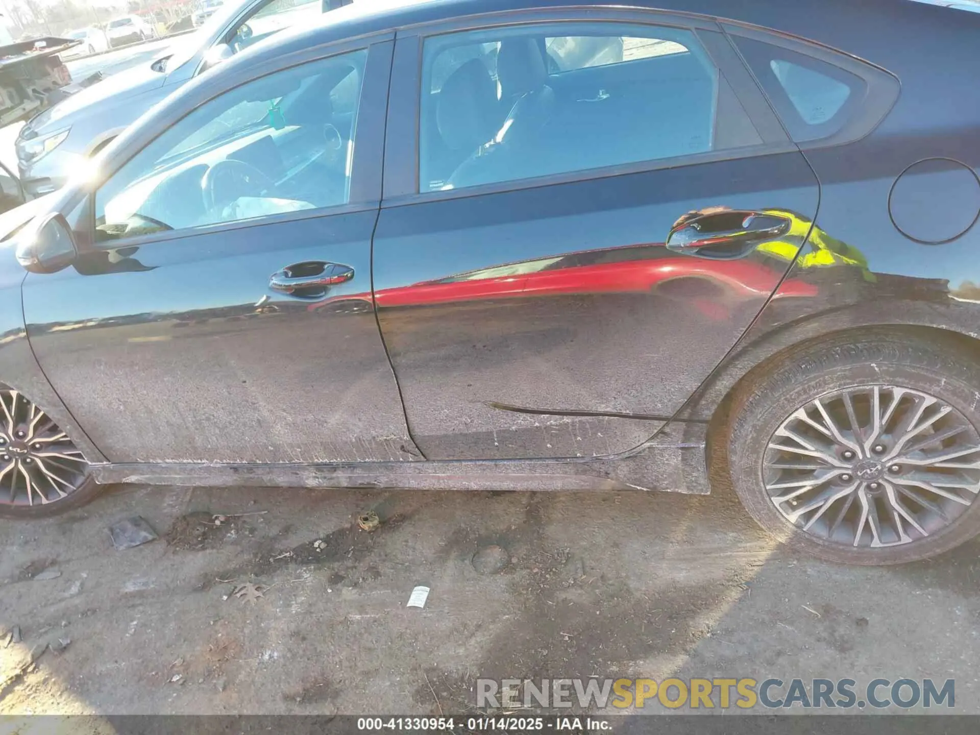 14 Photograph of a damaged car 3KPF54AD8RE705895 KIA FORTE 2024