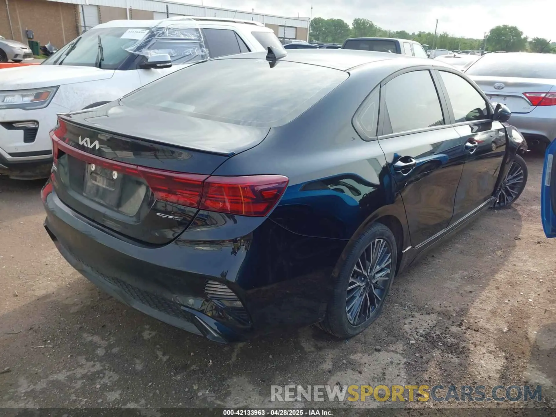 4 Photograph of a damaged car 3KPF54AD8RE716248 KIA FORTE 2024