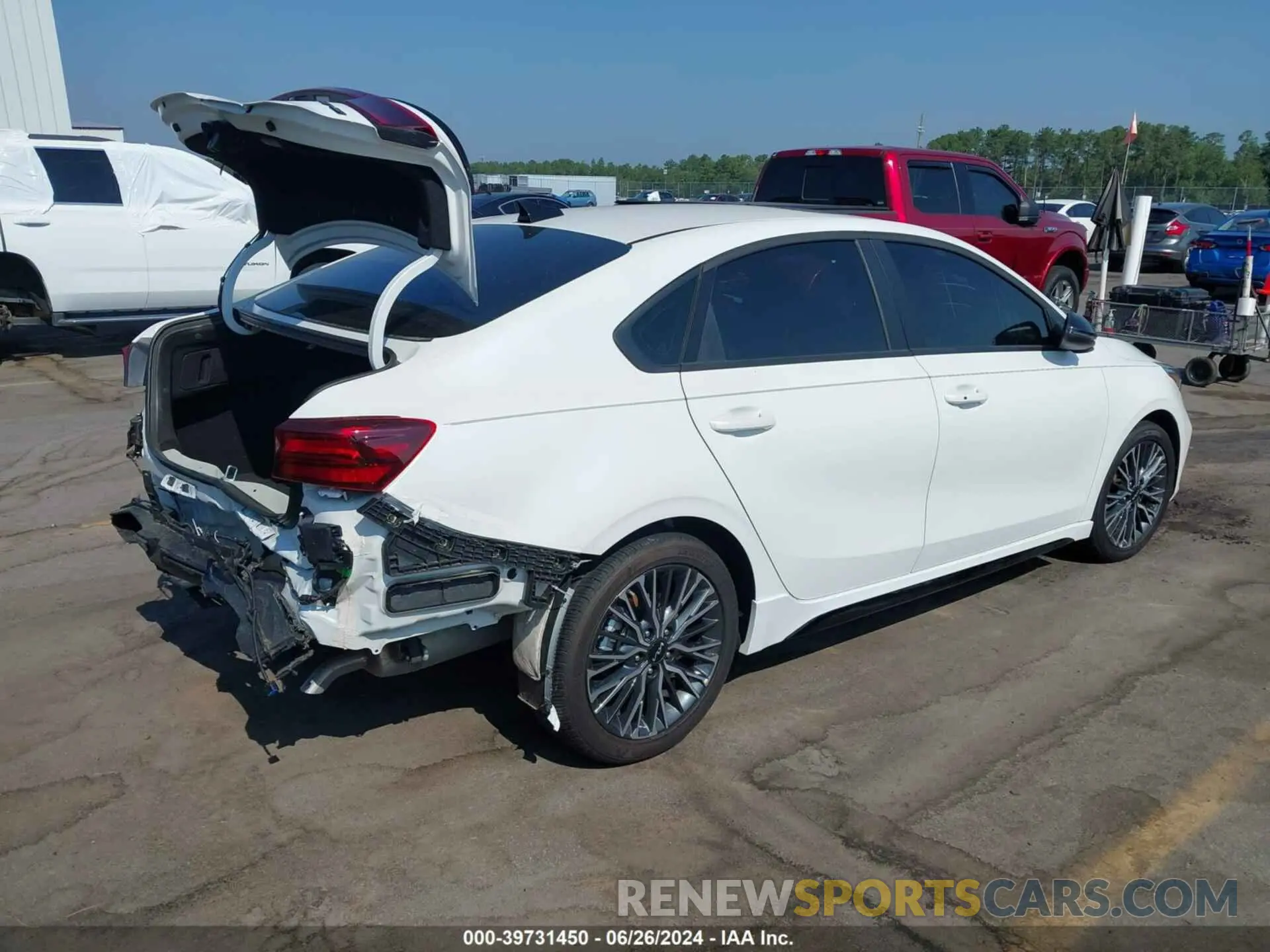 4 Фотография поврежденного автомобиля 3KPF54AD9RE726450 KIA FORTE 2024