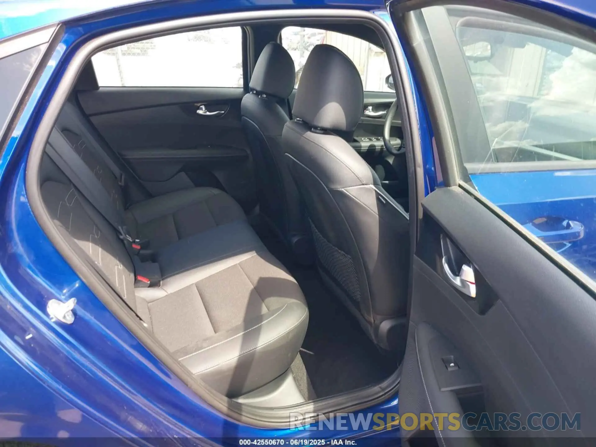 8 Фотография поврежденного автомобиля 3KPF54AD9RE807478 KIA FORTE 2024