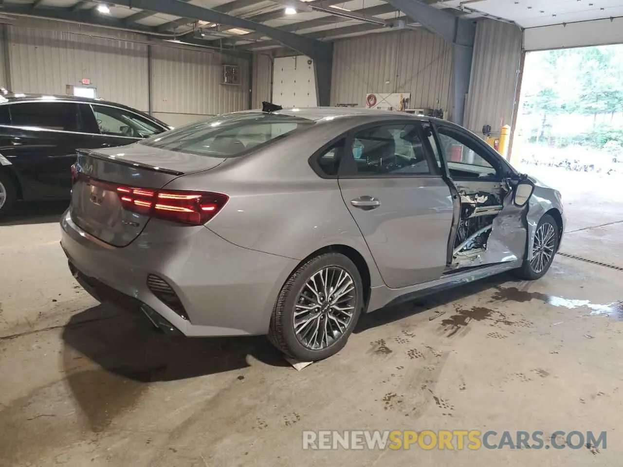 3 Photograph of a damaged car 3KPF54ADXRE691949 KIA FORTE 2024