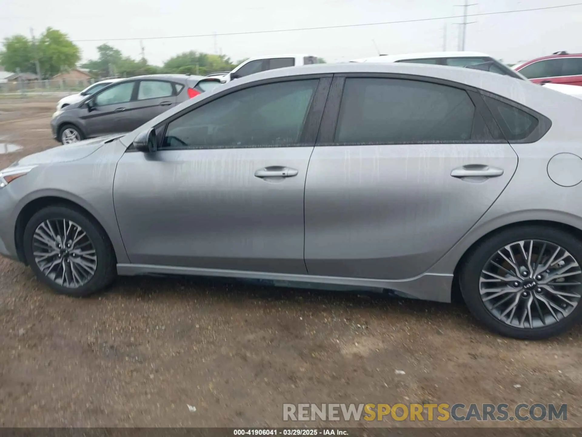 14 Фотография поврежденного автомобиля 3KPF54ADXRE724304 KIA FORTE 2024