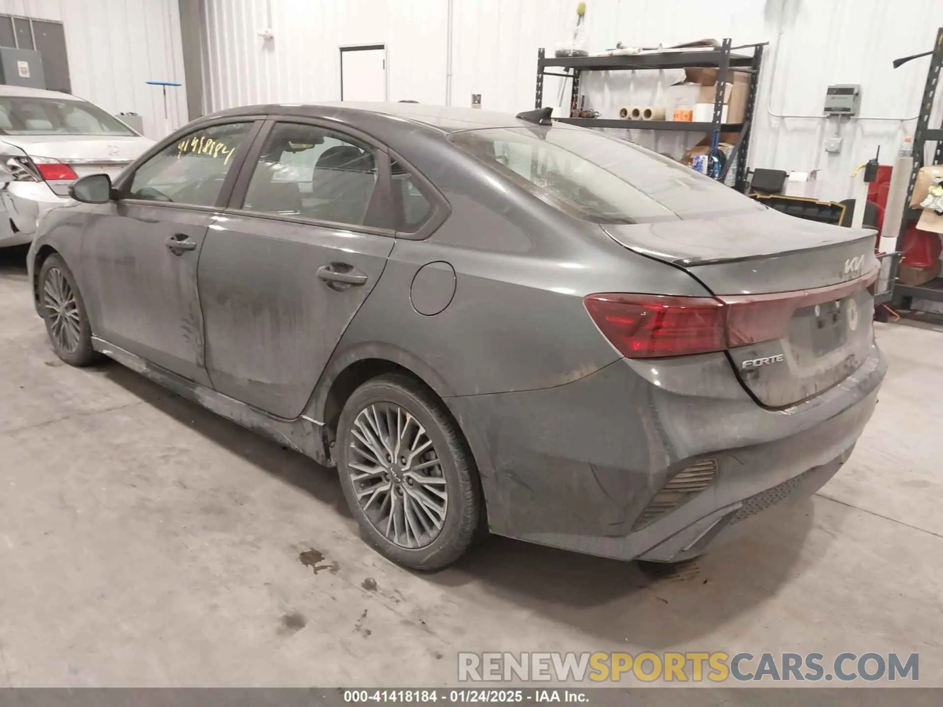 3 Фотография поврежденного автомобиля 3KPF54ADXRE738669 KIA FORTE 2024