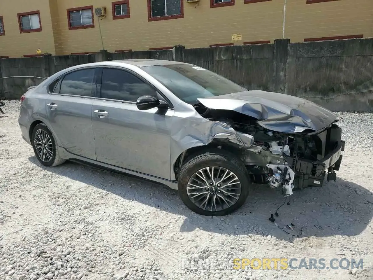 4 Фотография поврежденного автомобиля 3KPF54ADXRE810485 KIA FORTE 2024