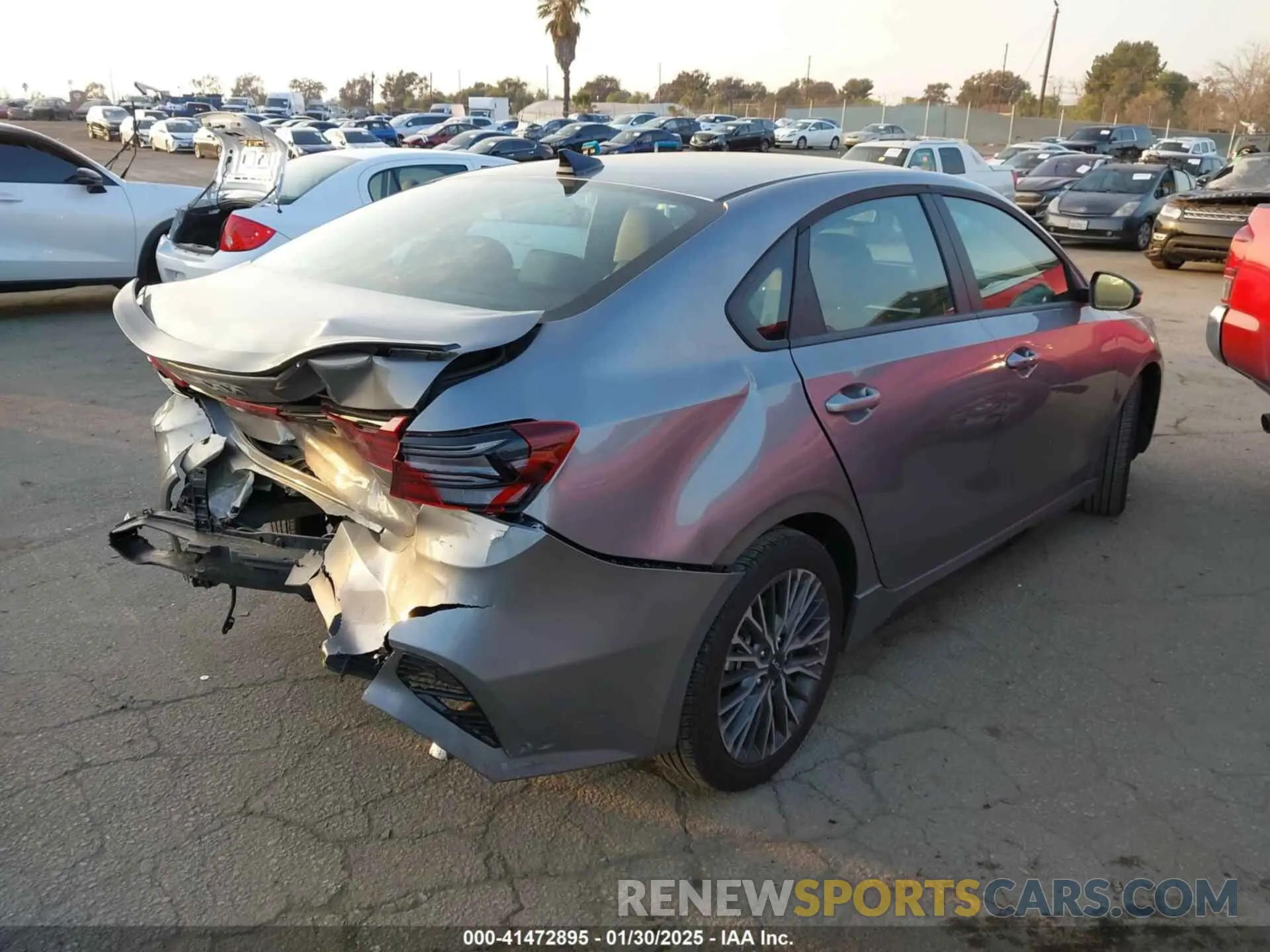 4 Photograph of a damaged car 3KPF54ADXRE824290 KIA FORTE 2024