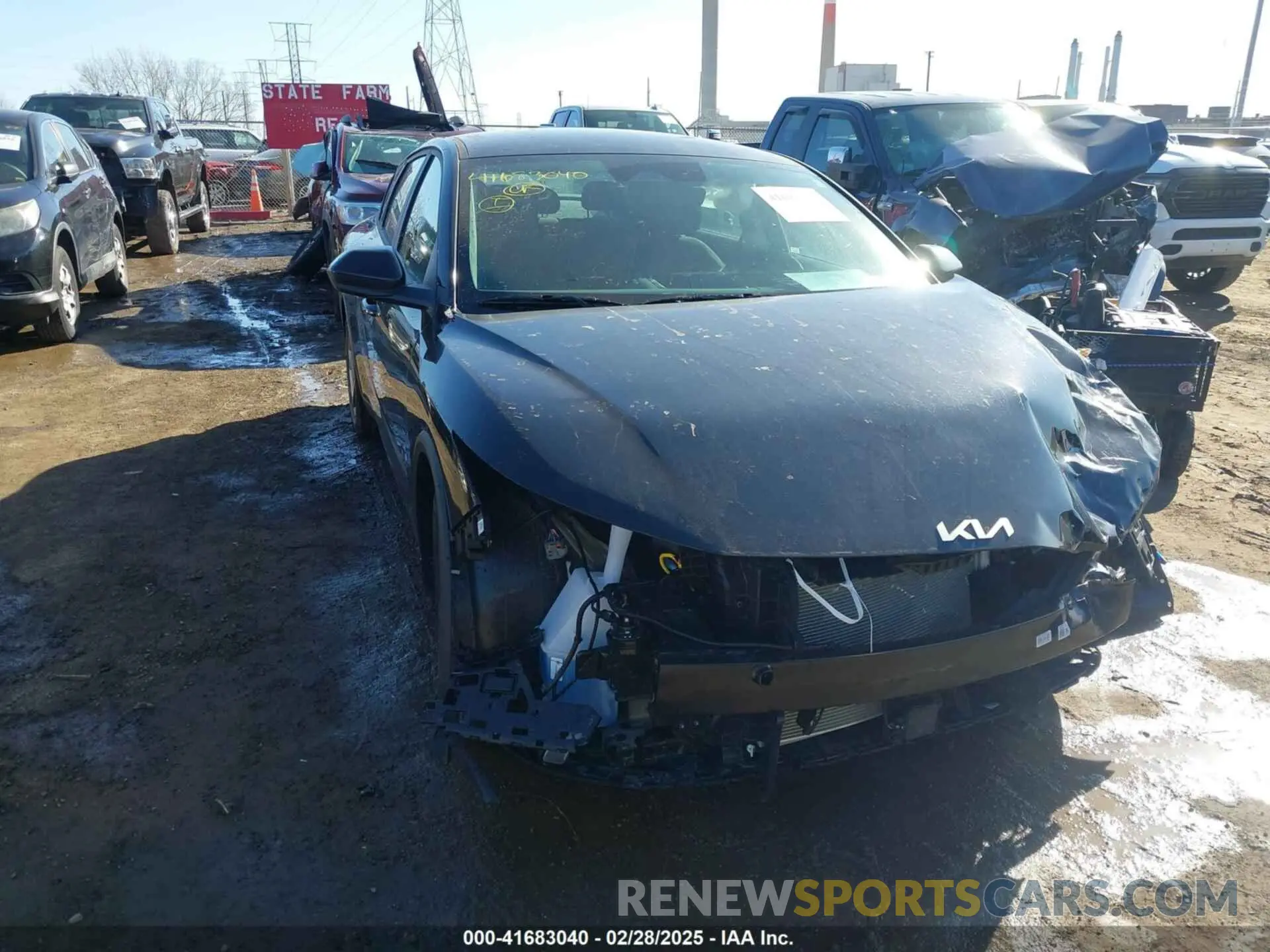 1 Photograph of a damaged car 3KPFT4DE0SE087701 KIA K4 2025