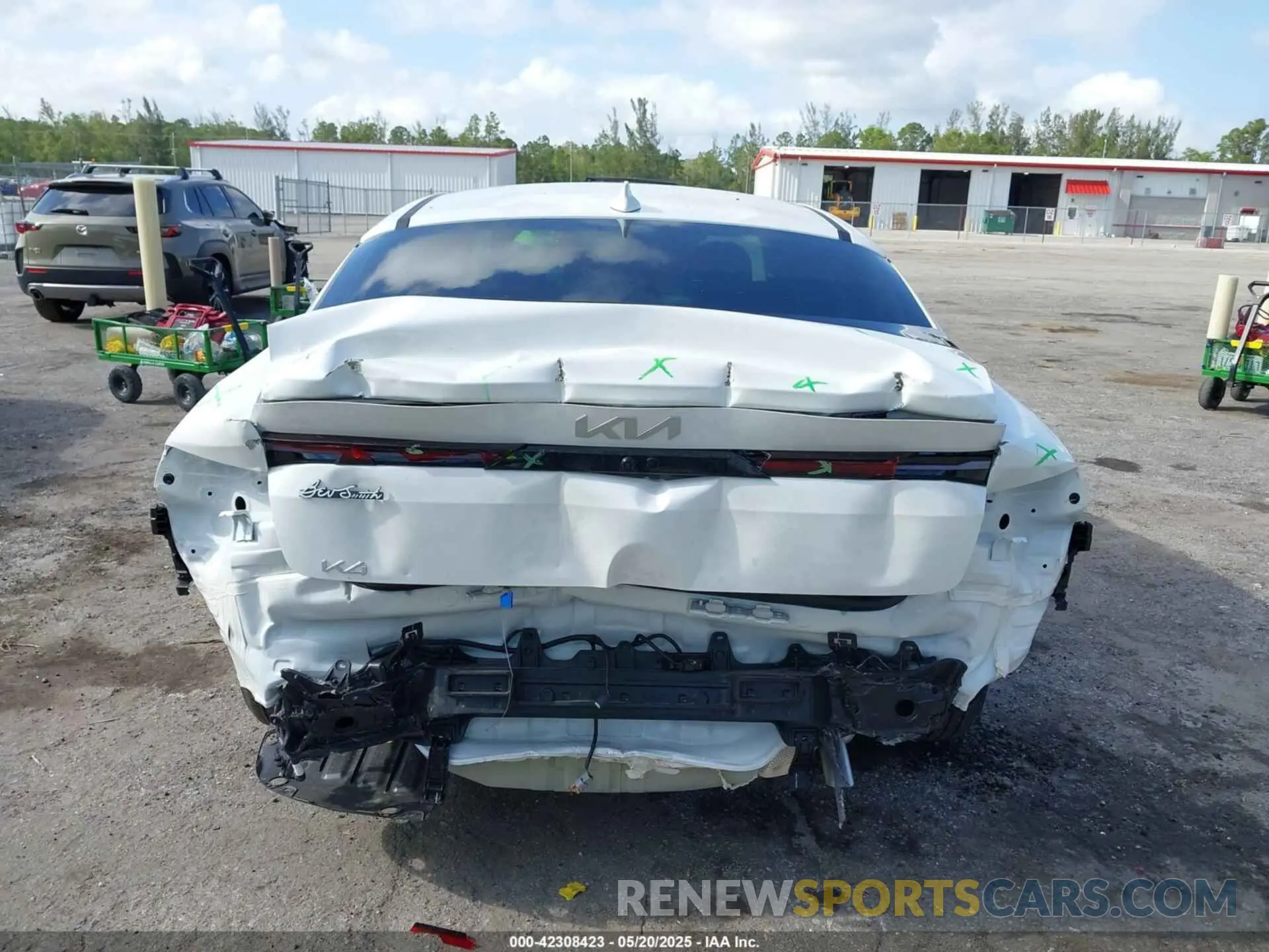 17 Photograph of a damaged car 3KPFT4DE1SE083270 KIA K4 2025