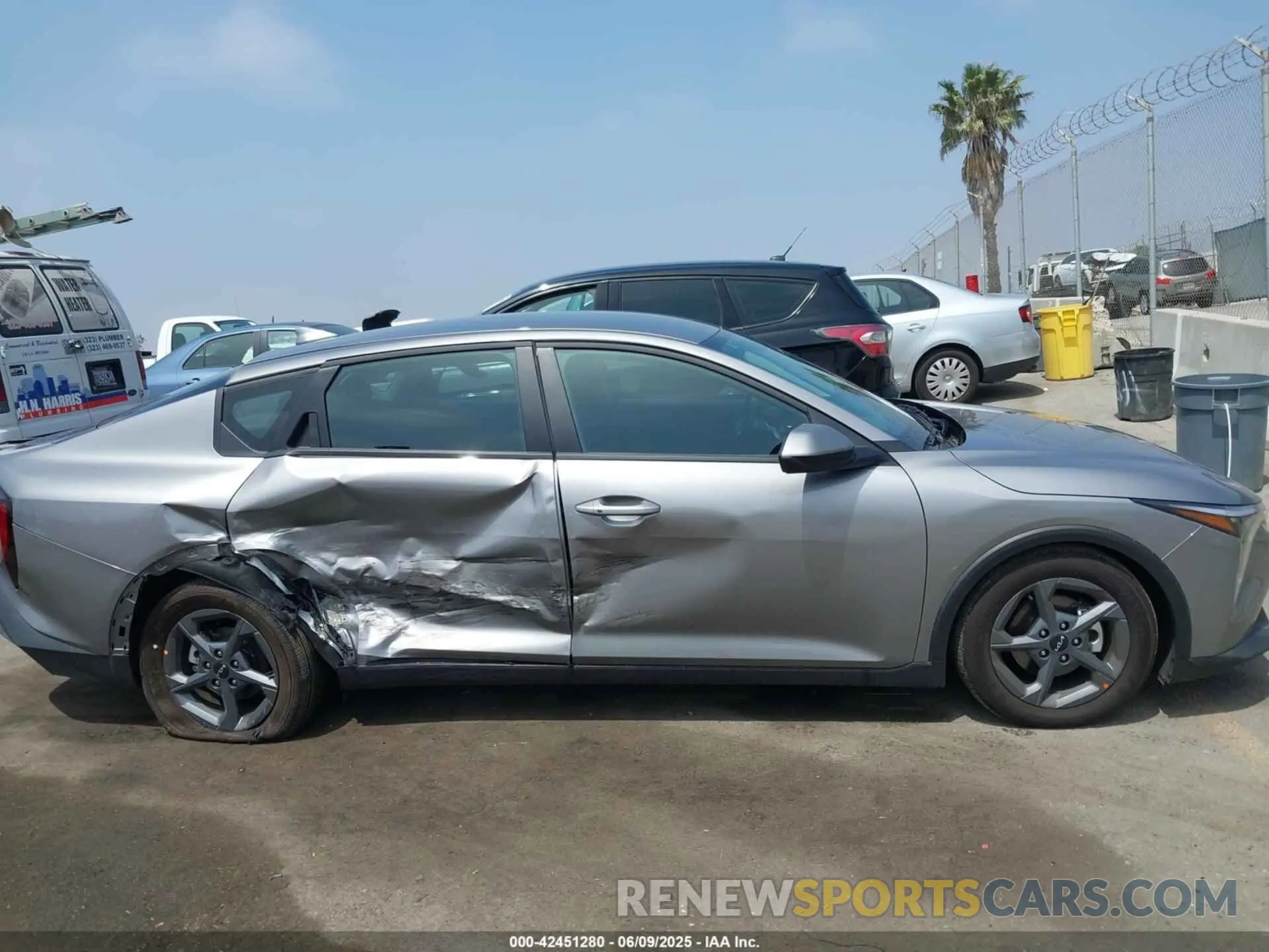 14 Photograph of a damaged car 3KPFT4DE1SE094771 KIA K4 2025