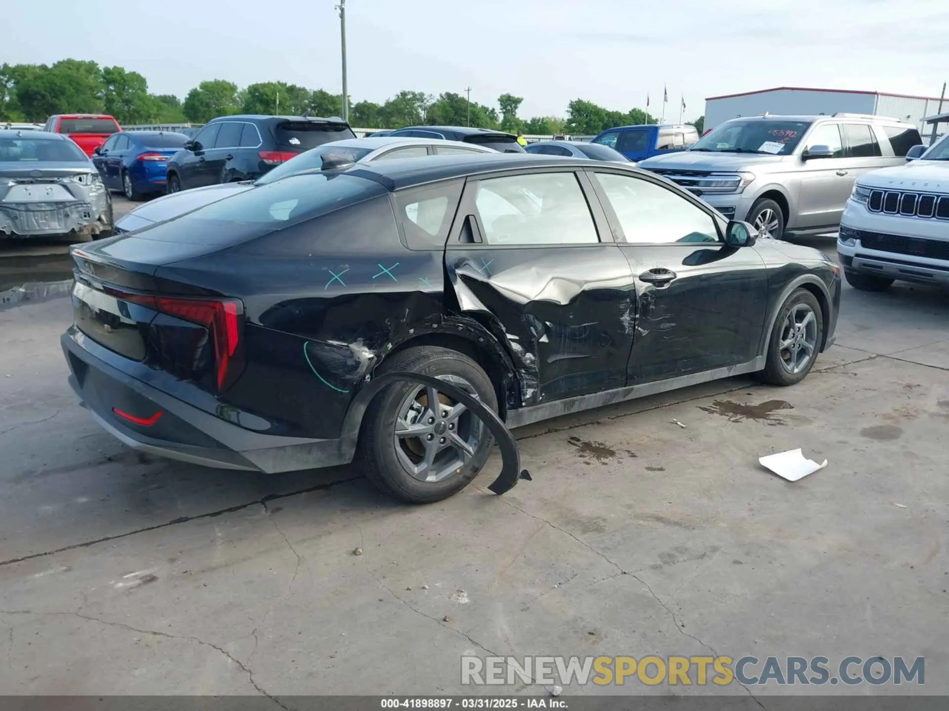 4 Photograph of a damaged car 3KPFT4DE3SE034734 KIA K4 2025