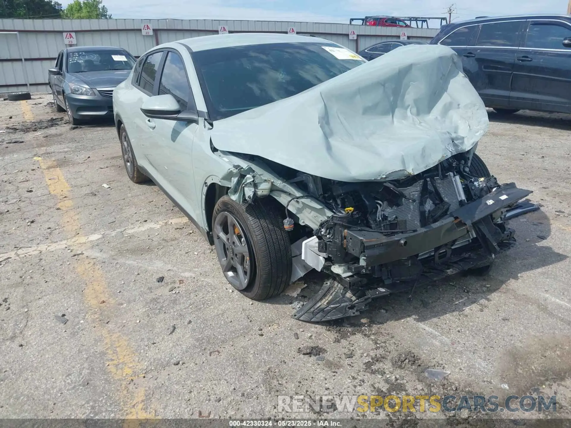 1 Photograph of a damaged car 3KPFT4DE4SE106038 KIA K4 2025