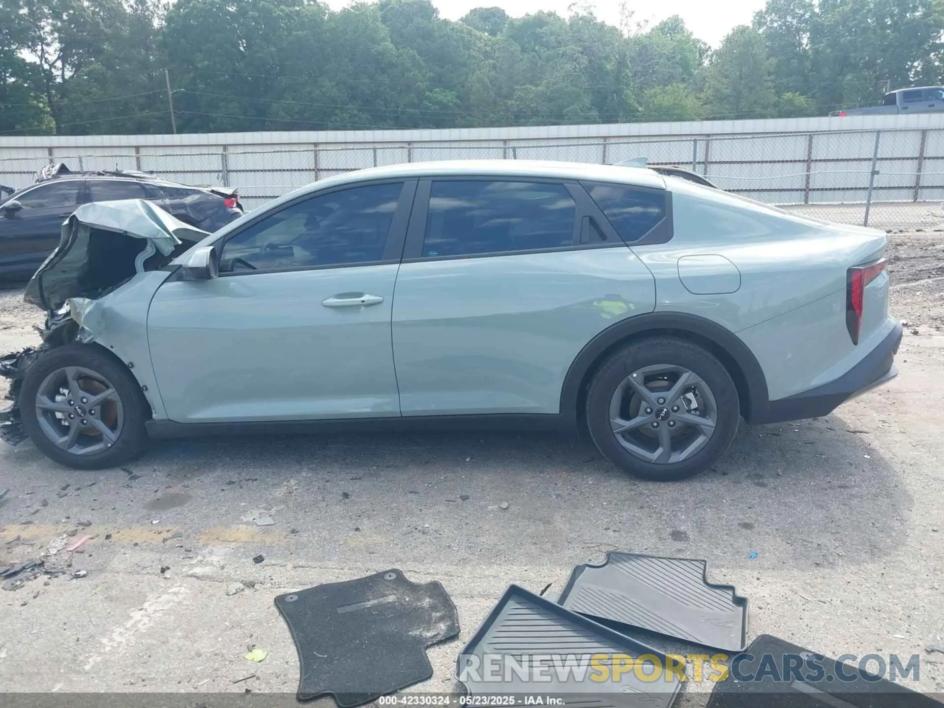 14 Photograph of a damaged car 3KPFT4DE4SE106038 KIA K4 2025