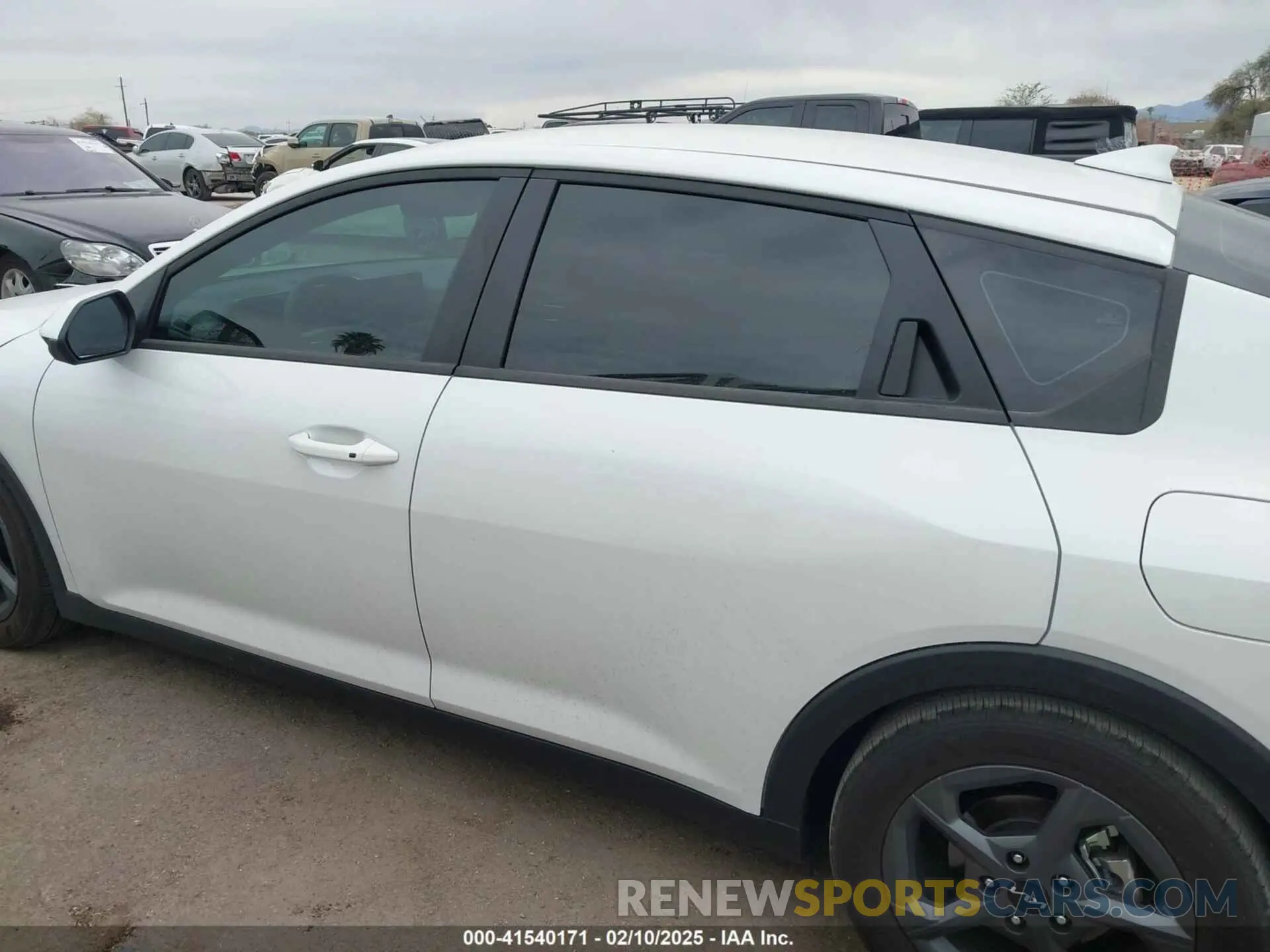 14 Фотография поврежденного автомобиля 3KPFT4DE5SE019104 KIA K4 2025