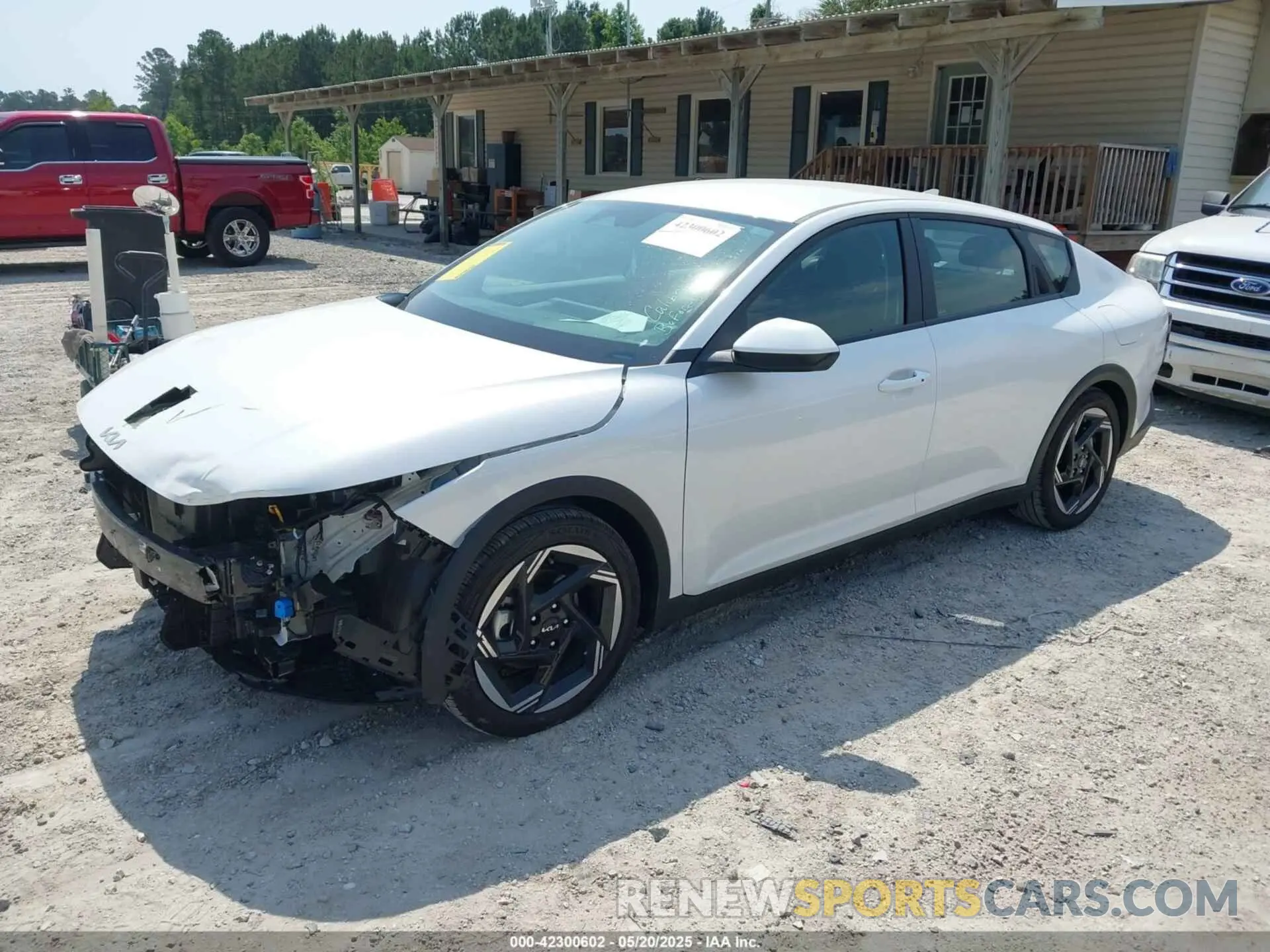 2 Photograph of a damaged car 3KPFU4DE8SE081867 KIA K4 2025