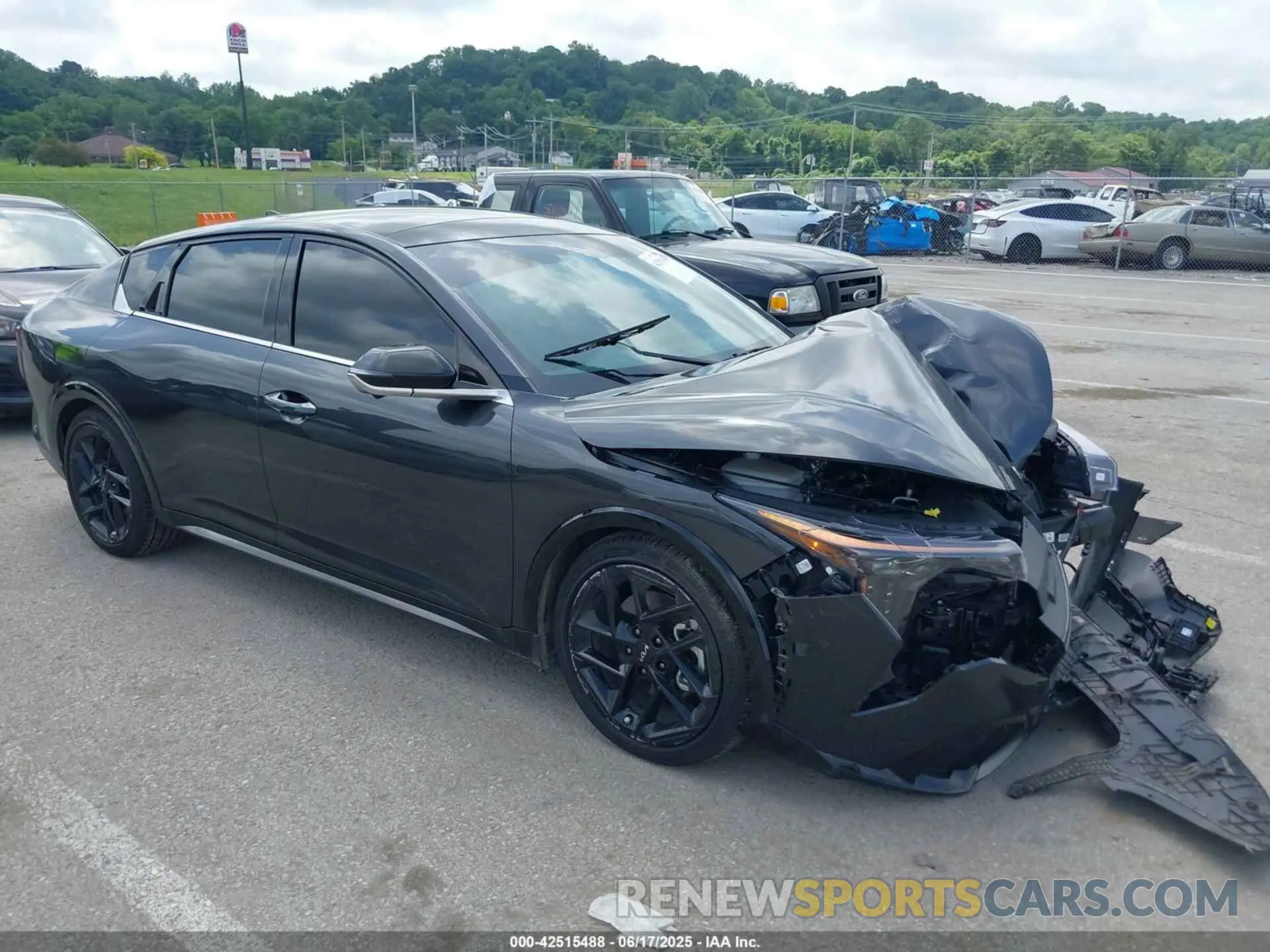 1 Photograph of a damaged car 3KPFW4DC2SE101331 KIA K4 2025