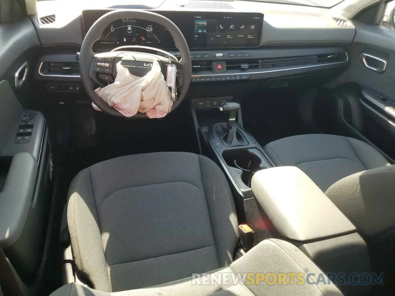 8 Фотография поврежденного автомобиля 3KPFT4DE6SE059319 KIA K4 LX 2025