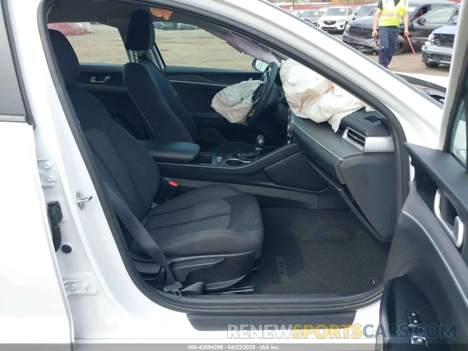 5 Photograph of a damaged car 5XXG14J20MG072727 KIA K5 2021