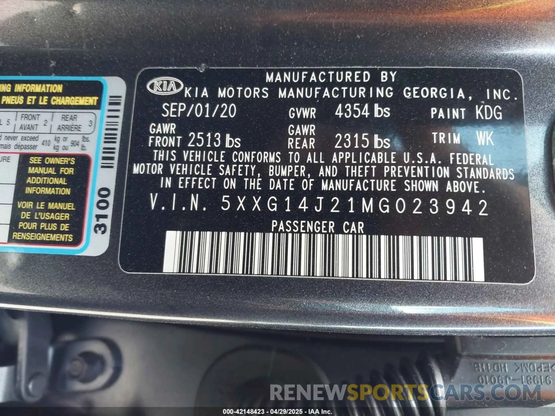 9 Photograph of a damaged car 5XXG14J21MG023942 KIA K5 2021