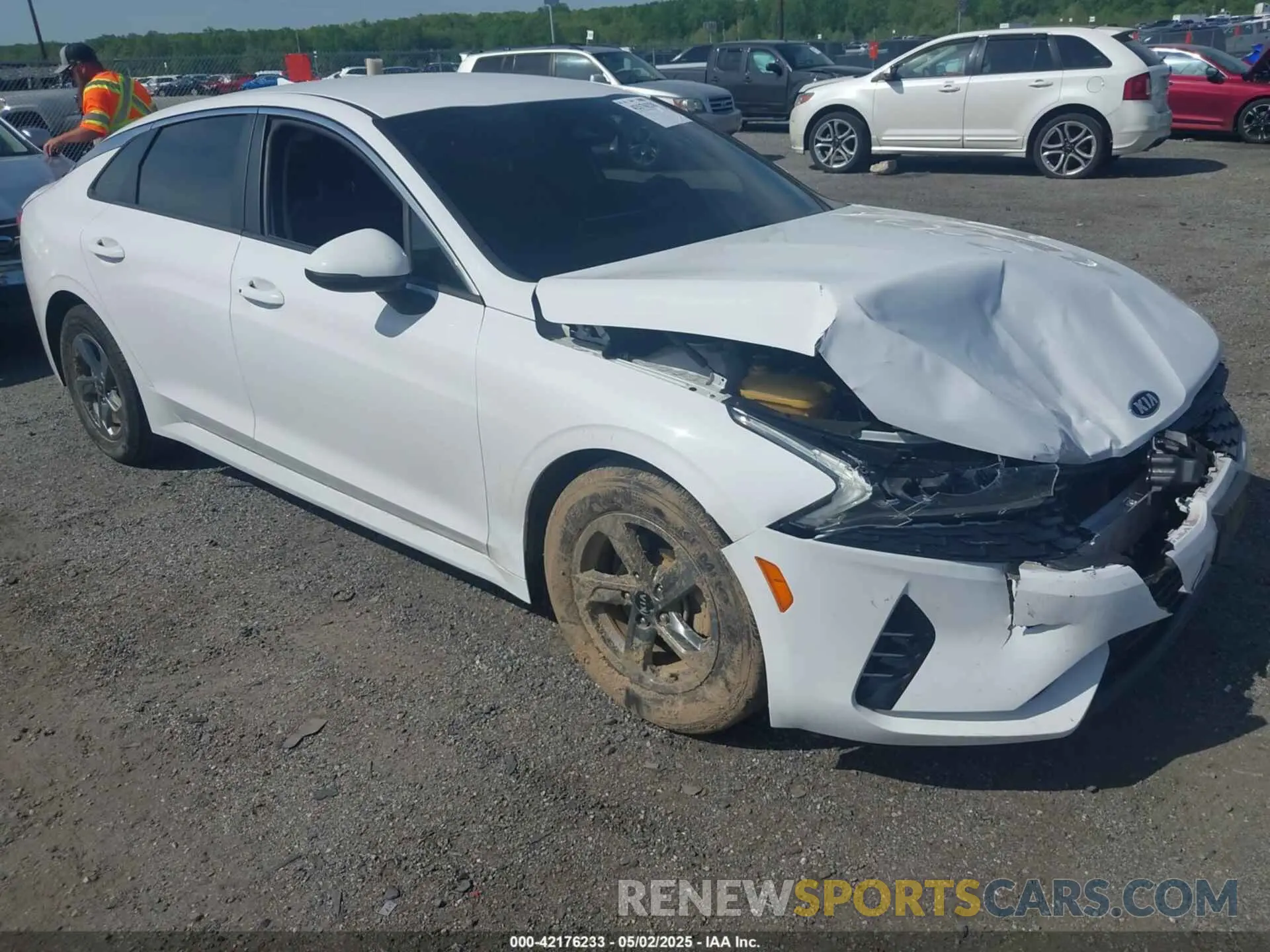 1 Photograph of a damaged car 5XXG14J21MG081596 KIA K5 2021