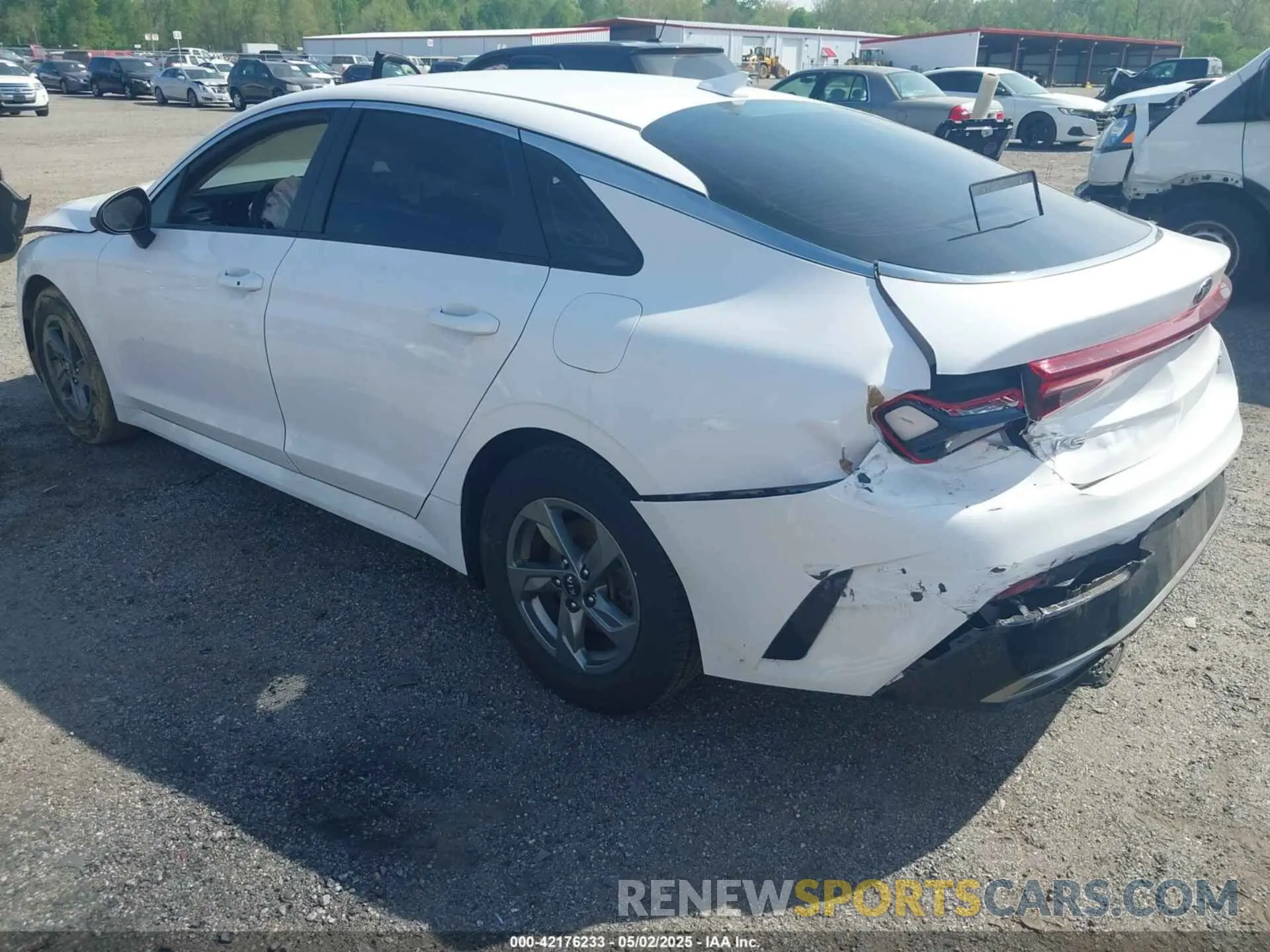 3 Photograph of a damaged car 5XXG14J21MG081596 KIA K5 2021