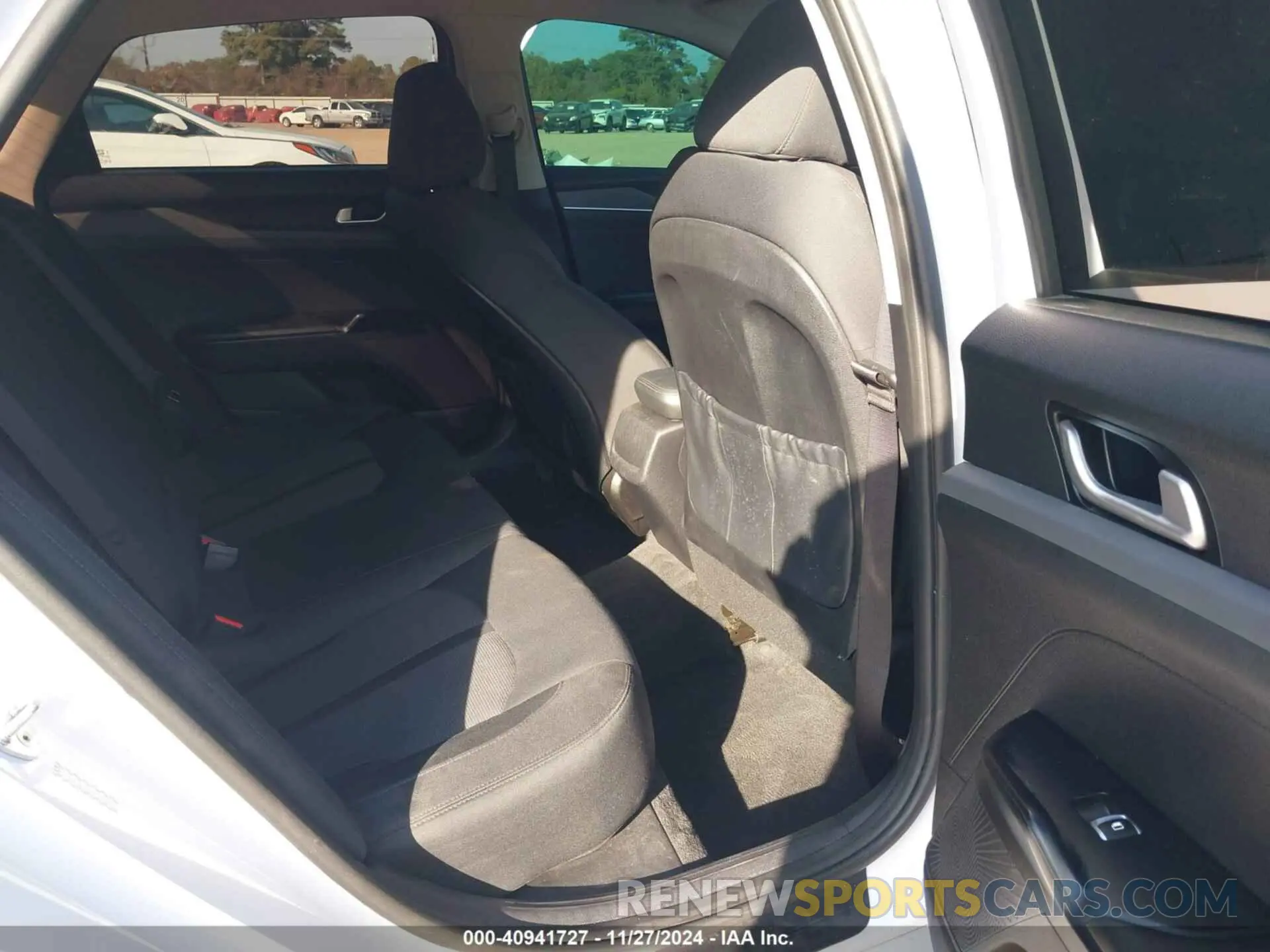 8 Фотография поврежденного автомобиля 5XXG14J24MG010067 KIA K5 2021