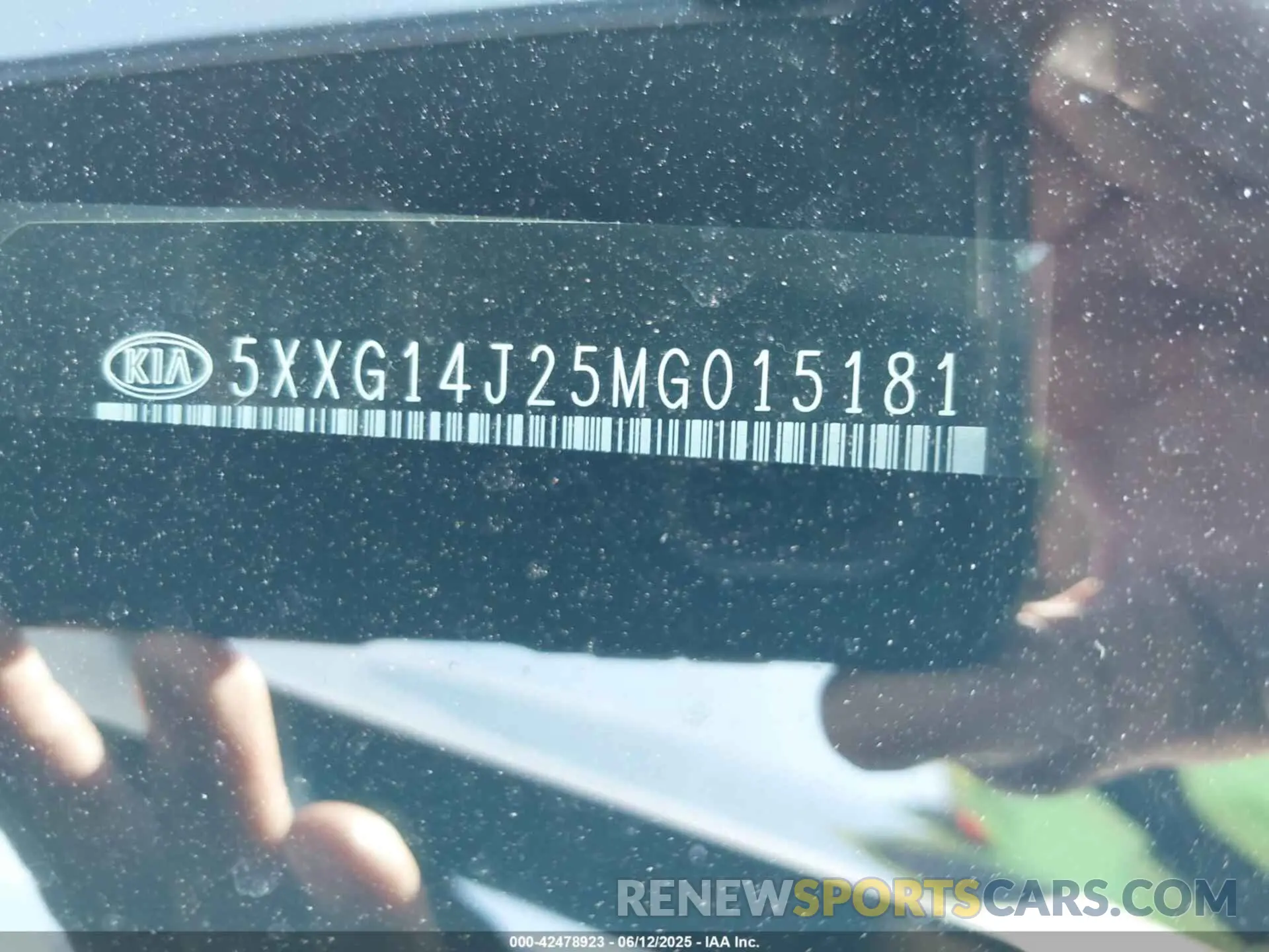 9 Photograph of a damaged car 5XXG14J25MG015181 KIA K5 2021
