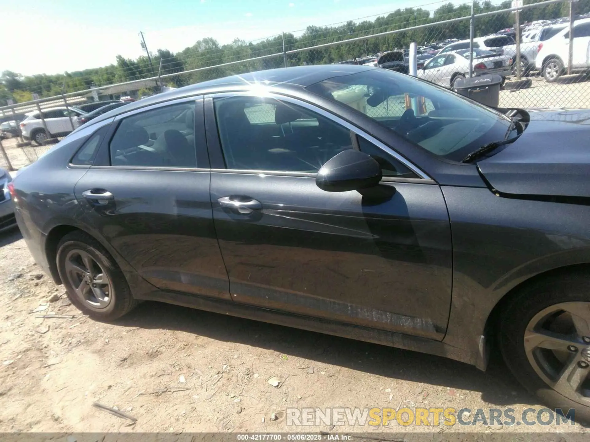 13 Photograph of a damaged car 5XXG14J25MG017125 KIA K5 2021