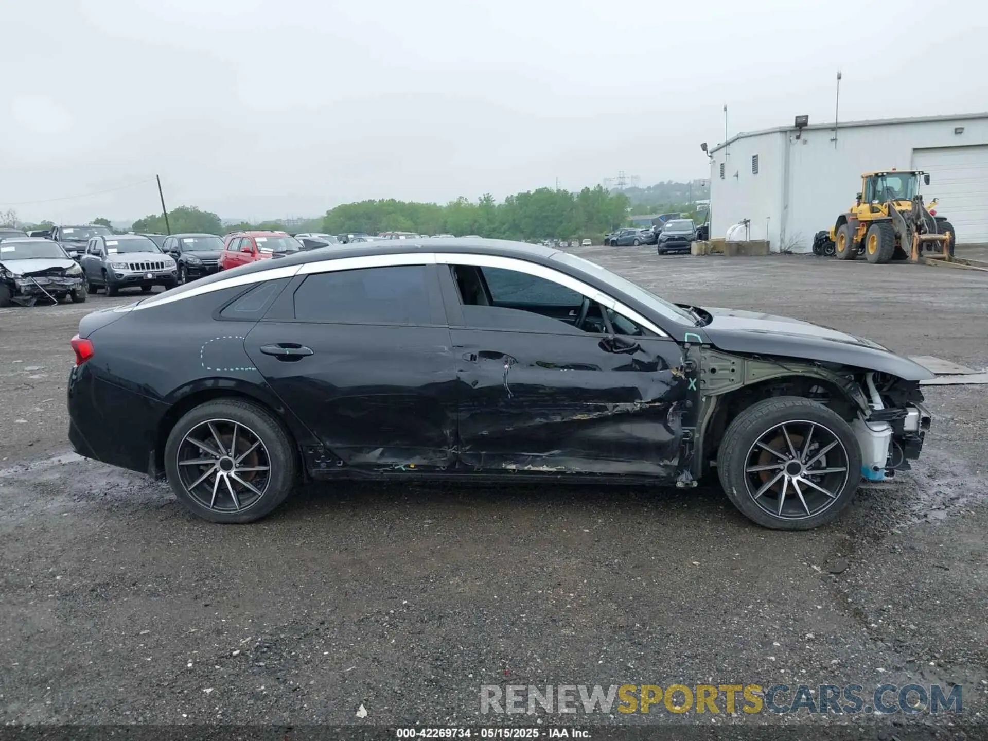 14 Photograph of a damaged car 5XXG14J27MG010290 KIA K5 2021