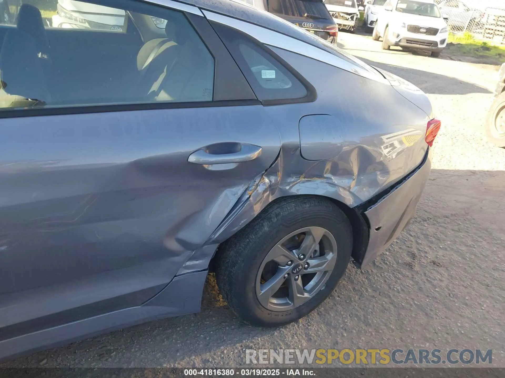 6 Photograph of a damaged car 5XXG14J27MG044519 KIA K5 2021
