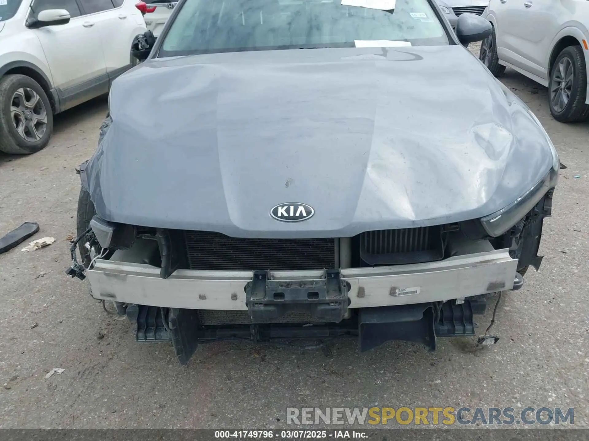 12 Photograph of a damaged car 5XXG14J28MG048031 KIA K5 2021