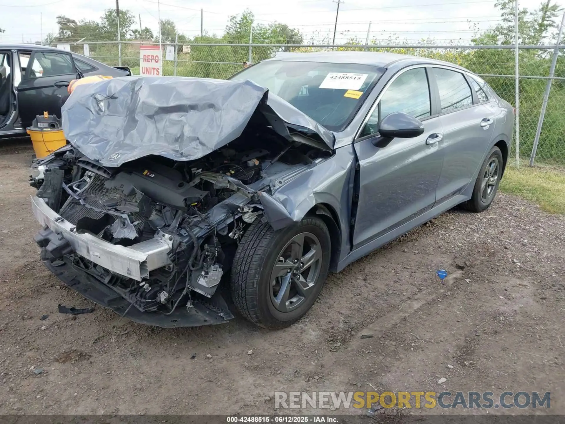2 Photograph of a damaged car 5XXG14J28MG061300 KIA K5 2021