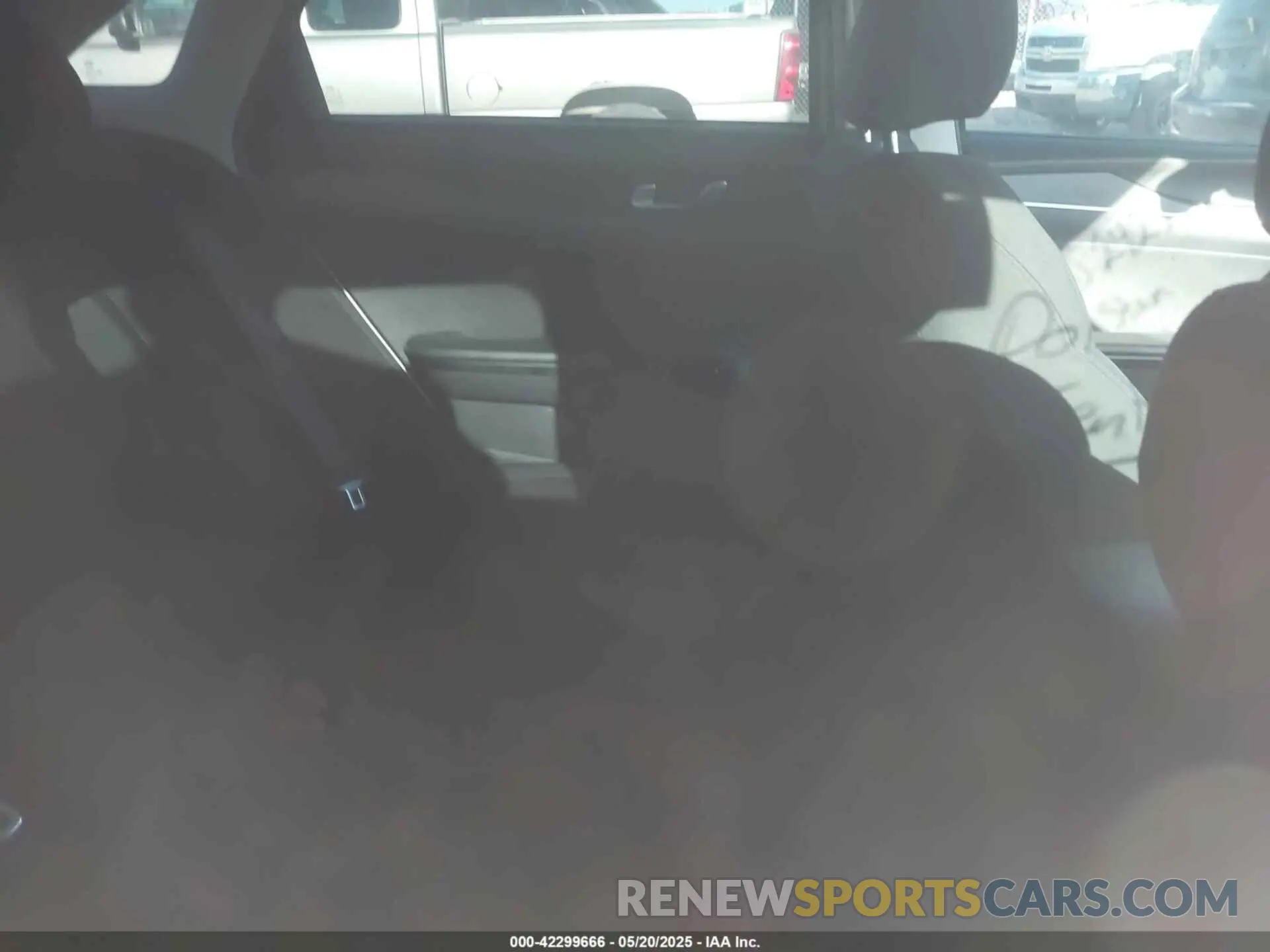 8 Photograph of a damaged car 5XXG24J25MG069822 KIA K5 2021