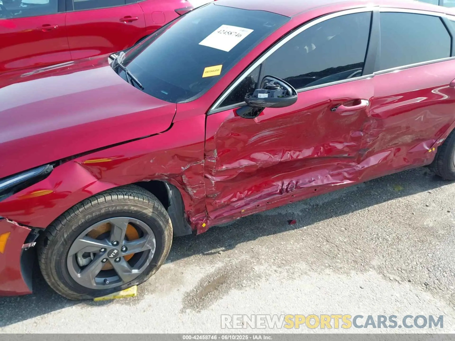 6 Photograph of a damaged car 5XXG24J2XMG026559 KIA K5 2021