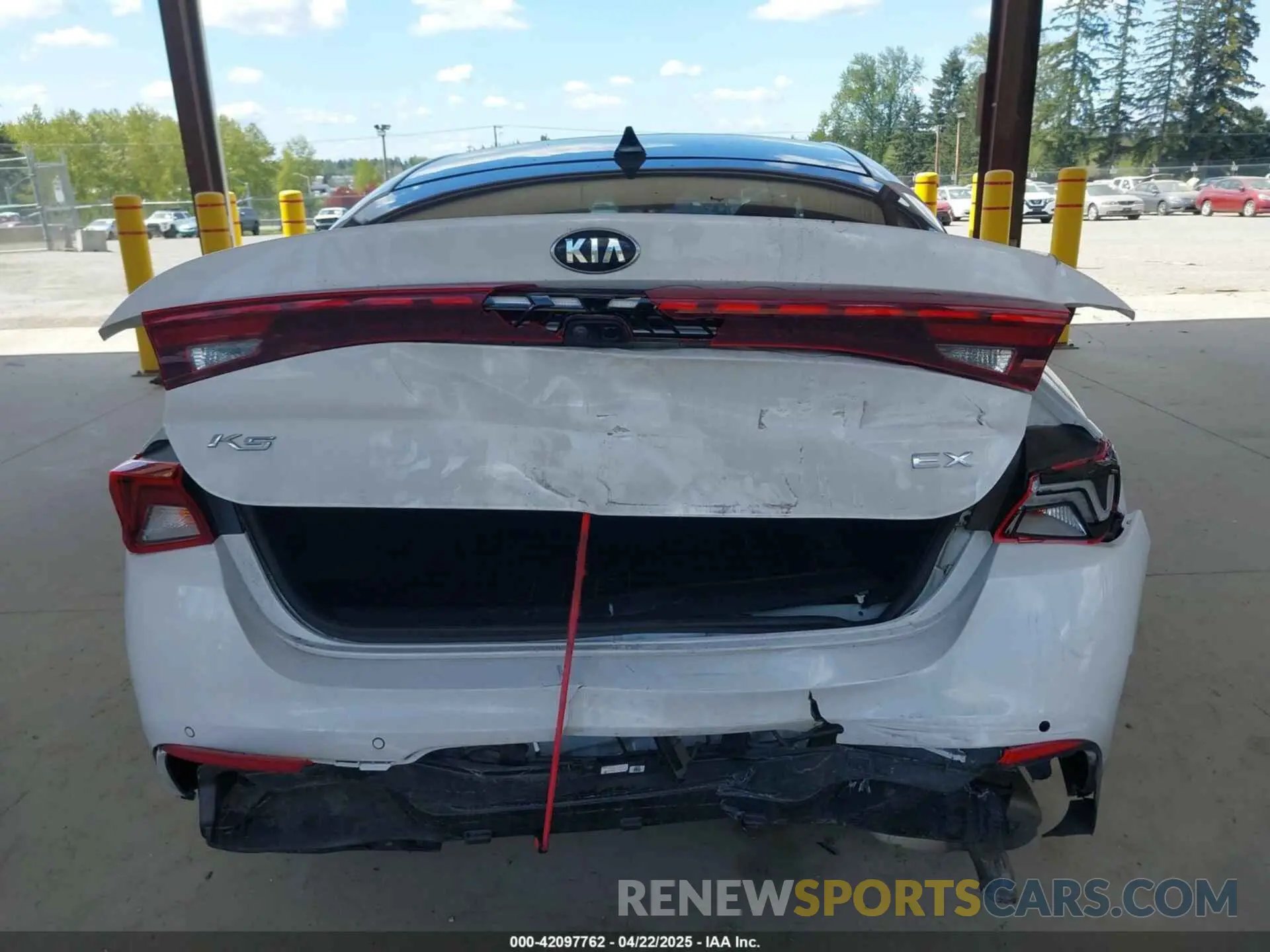 6 Photograph of a damaged car 5XXG34J28MG031854 KIA K5 2021