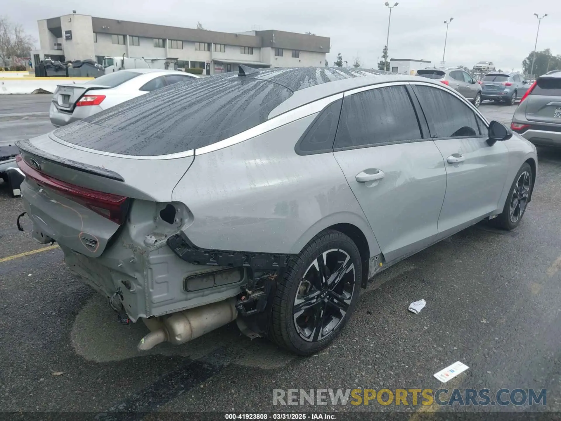 4 Photograph of a damaged car 5XXG64J20MG069179 KIA K5 2021