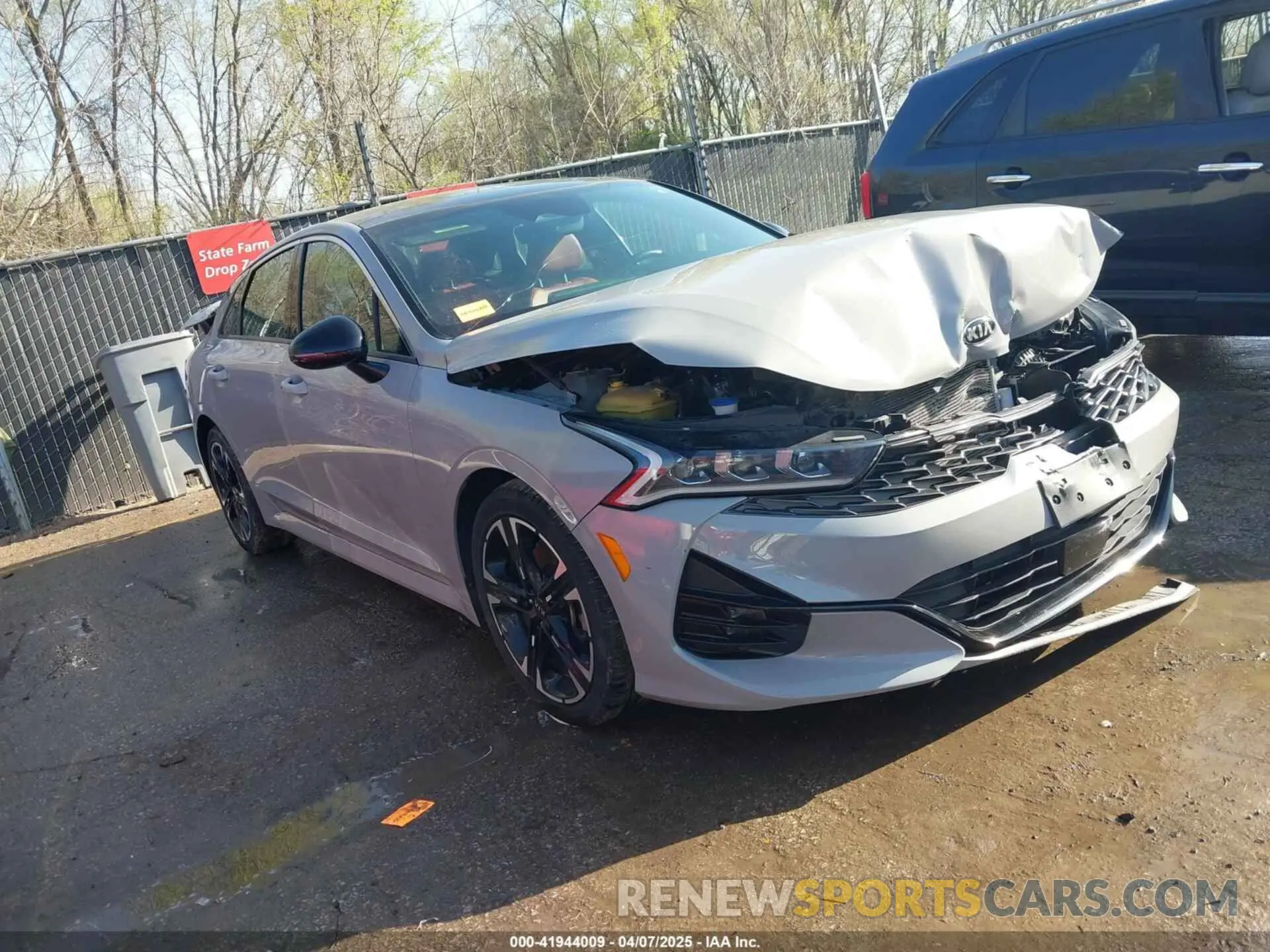 1 Photograph of a damaged car 5XXG64J21MG030701 KIA K5 2021