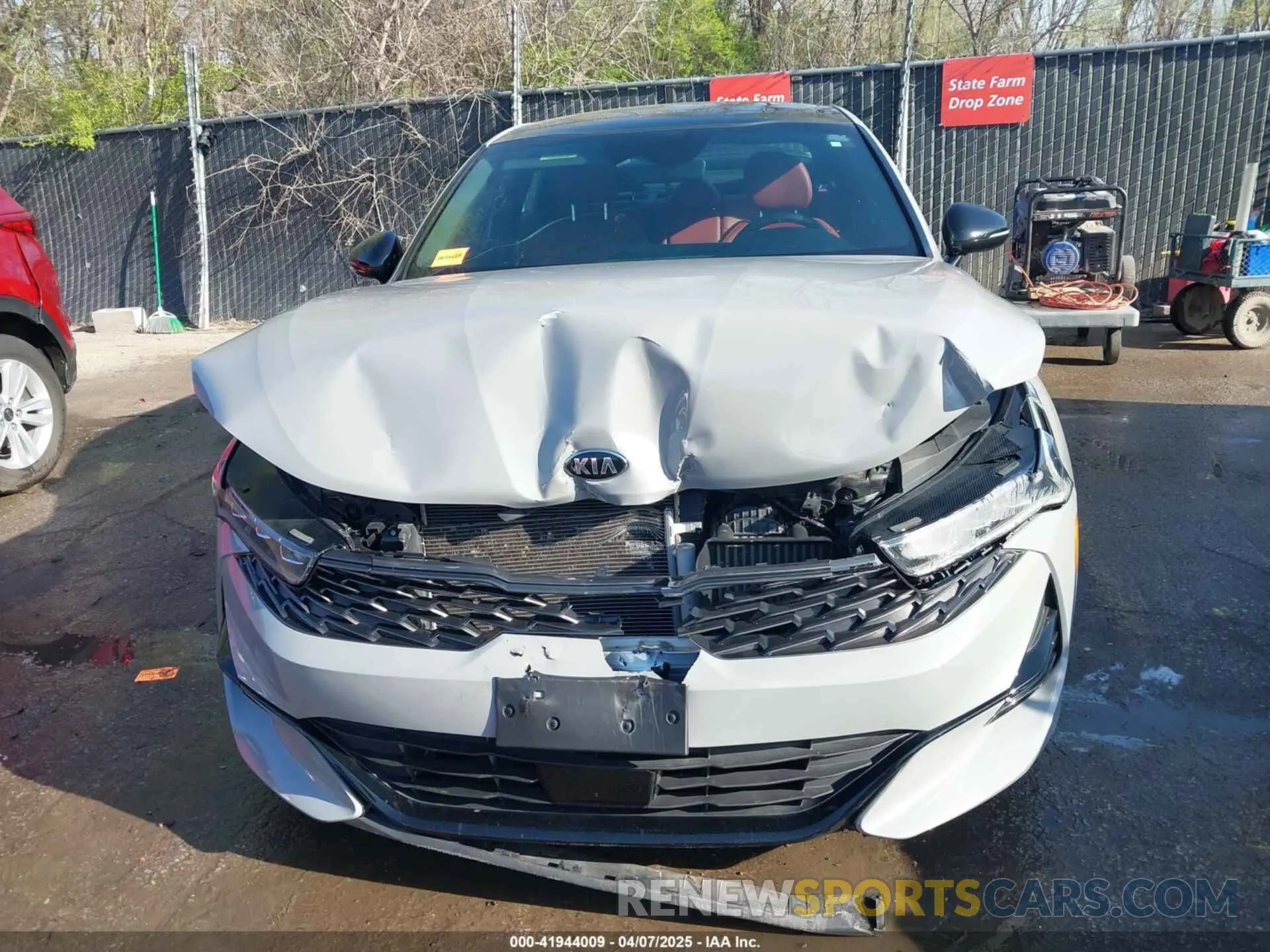 12 Photograph of a damaged car 5XXG64J21MG030701 KIA K5 2021