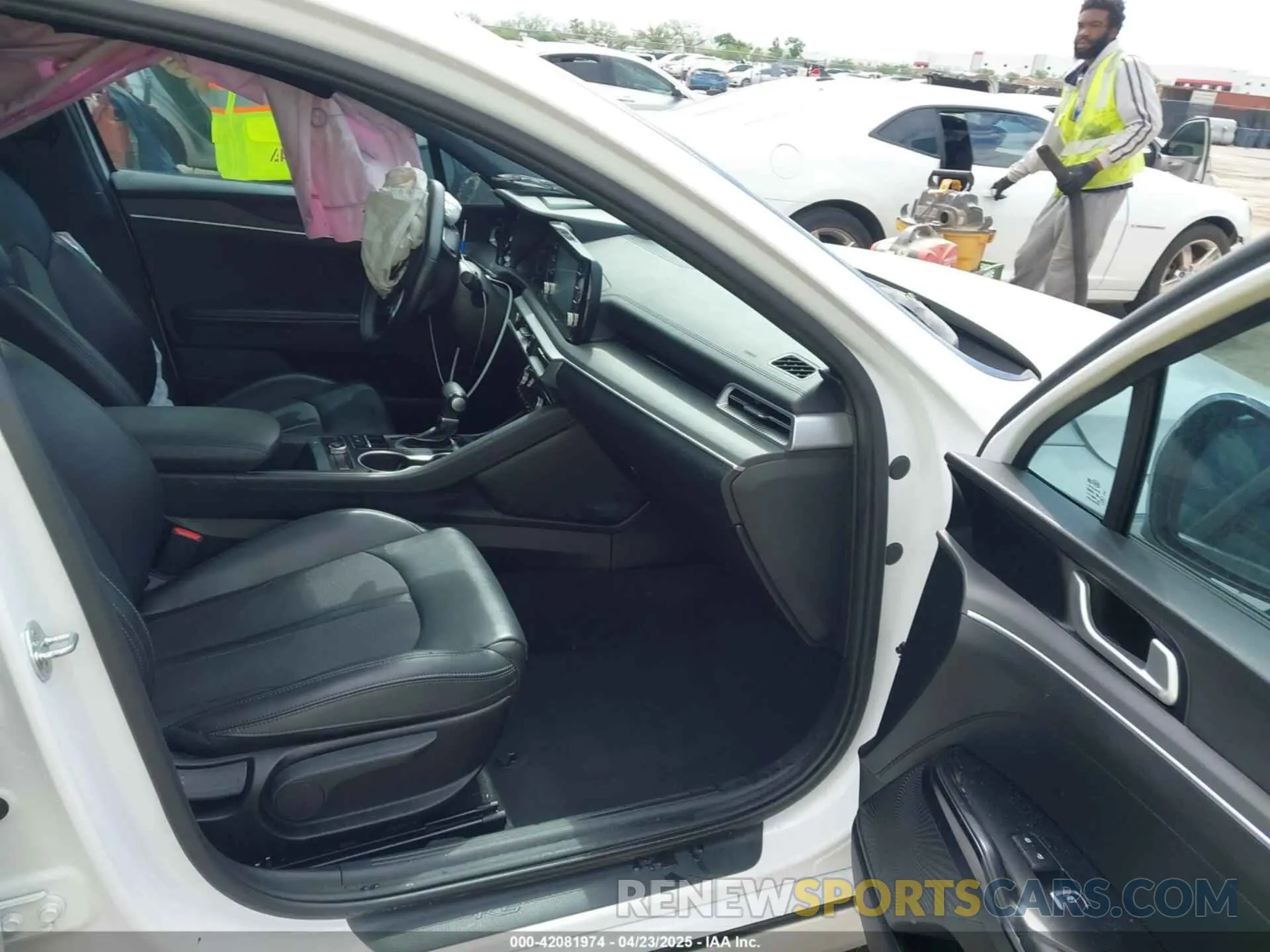 5 Photograph of a damaged car 5XXG64J21MG076674 KIA K5 2021