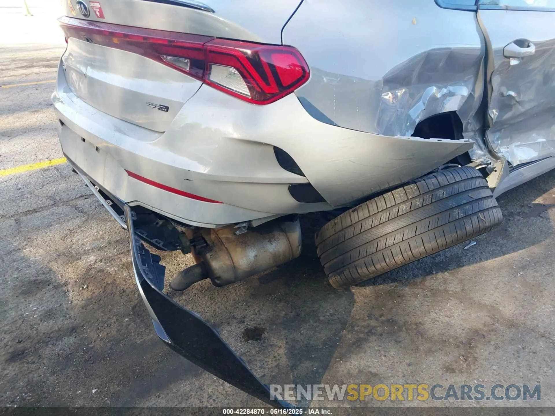 6 Photograph of a damaged car 5XXG64J22MG062993 KIA K5 2021